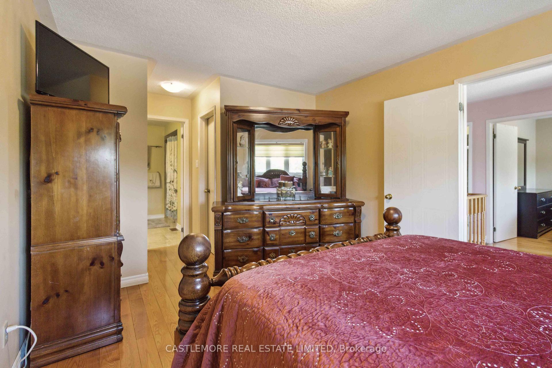 Photo 19 of 43 Vivians Crescent, Brampton, Fletcher's West — HOMEH