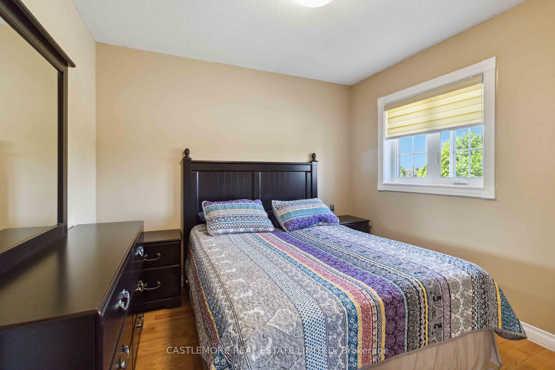 Photo 20 of 43 Vivians Crescent, Brampton, Fletcher's West — HOMEH