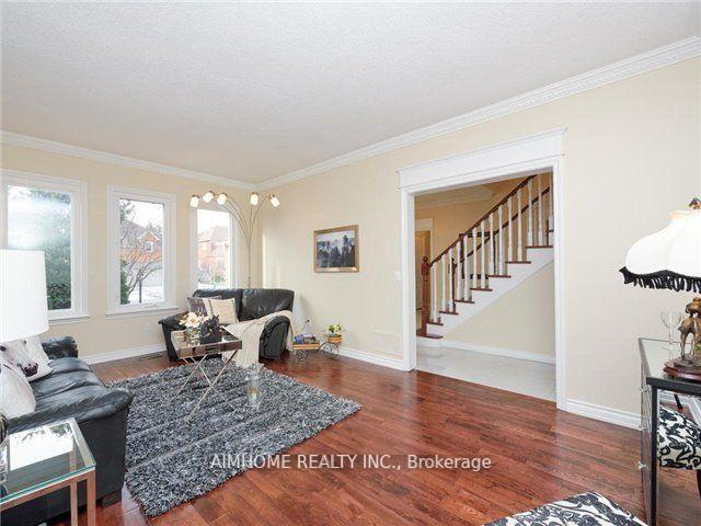 Photo 2 of 56 Braeside Square, Markham, Unionville — HOMEH