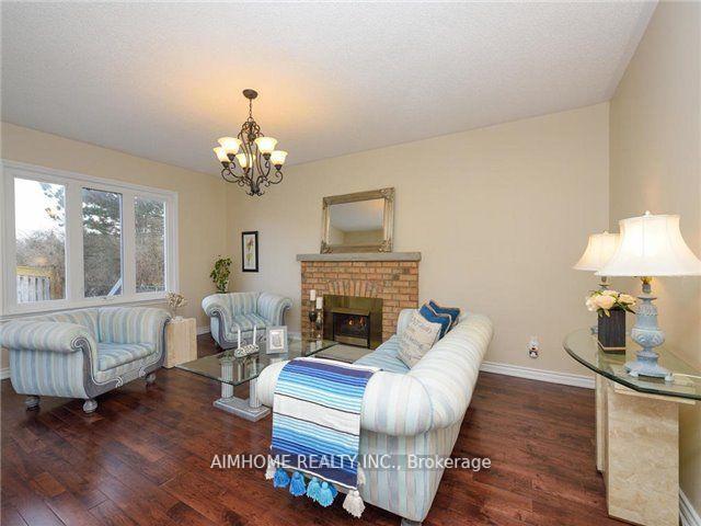Photo 4 of 56 Braeside Square, Markham, Unionville — HOMEH