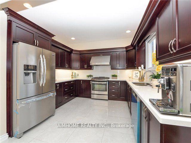 Photo 6 of 56 Braeside Square, Markham, Unionville — HOMEH