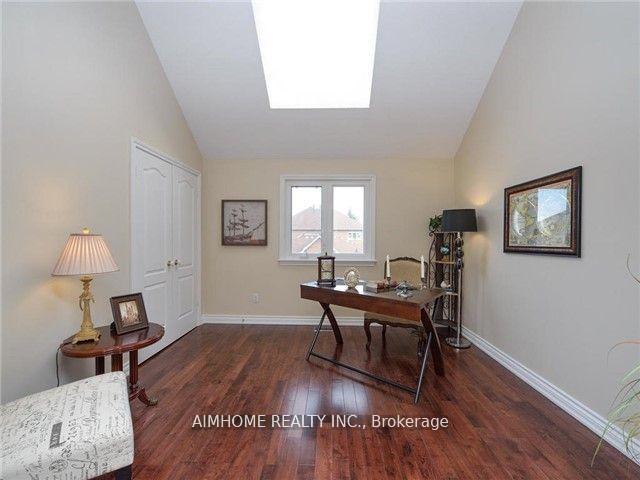Photo 8 of 56 Braeside Square, Markham, Unionville — HOMEH