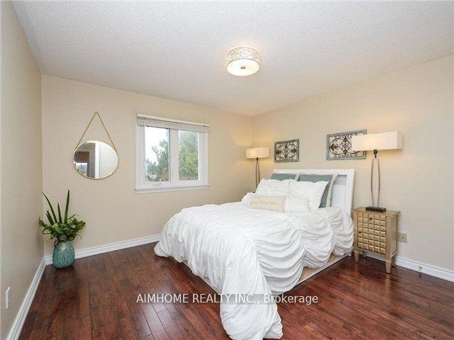Photo 10 of 56 Braeside Square, Markham, Unionville — HOMEH
