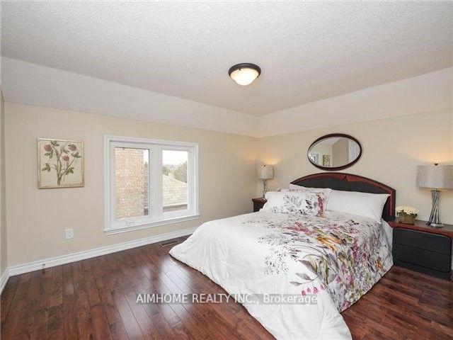 Photo 12 of 56 Braeside Square, Markham, Unionville — HOMEH
