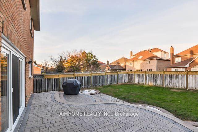 Photo 16 of 56 Braeside Square, Markham, Unionville — HOMEH