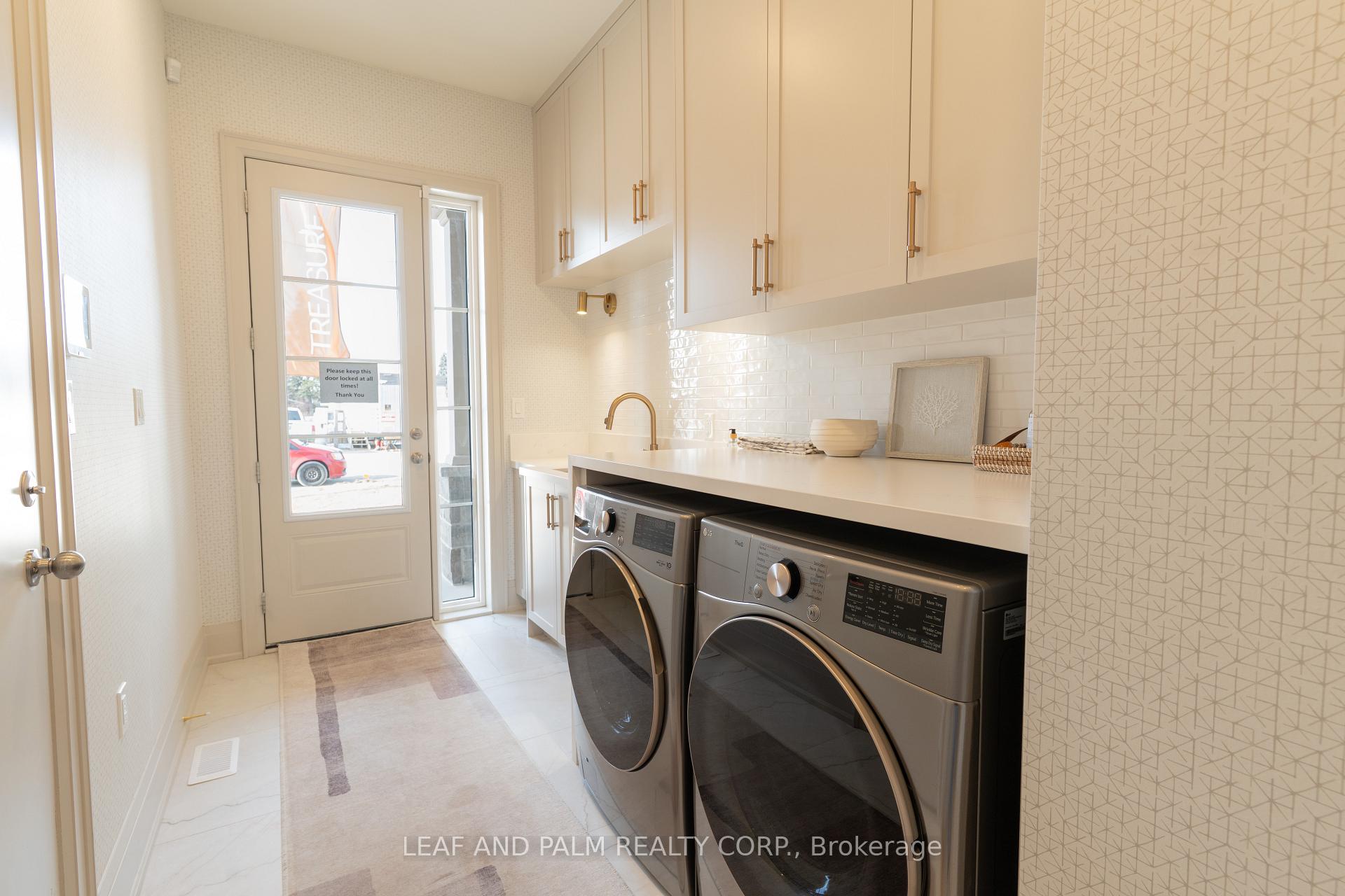 Photo 13 of 3255 Countryside Drive, Brampton, Vales of Castlemore — HOMEH