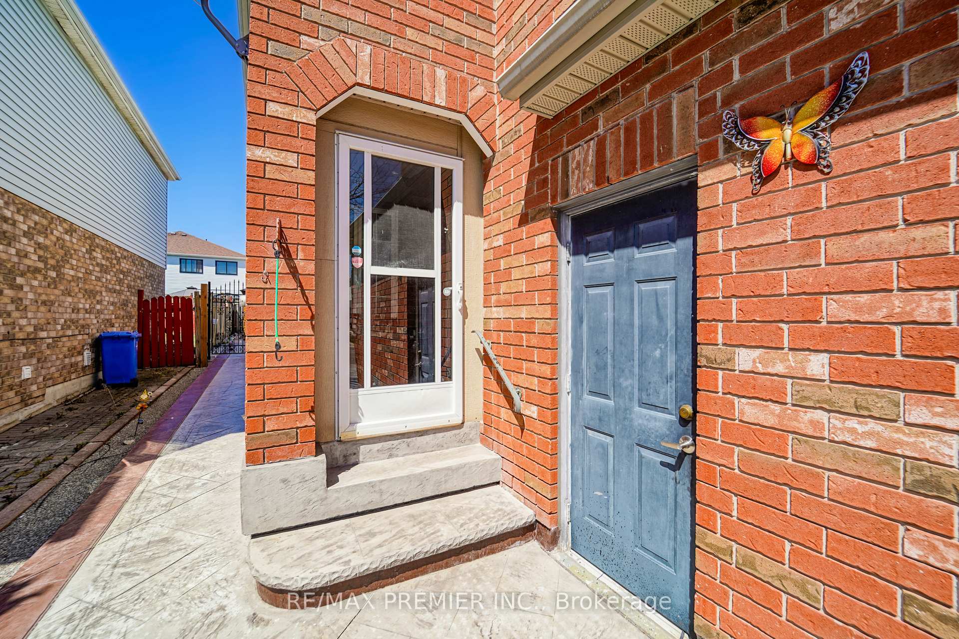 Photo 3 of 166 Cordgrass Crescent, Brampton, Sandringham-Wellington — HOMEH