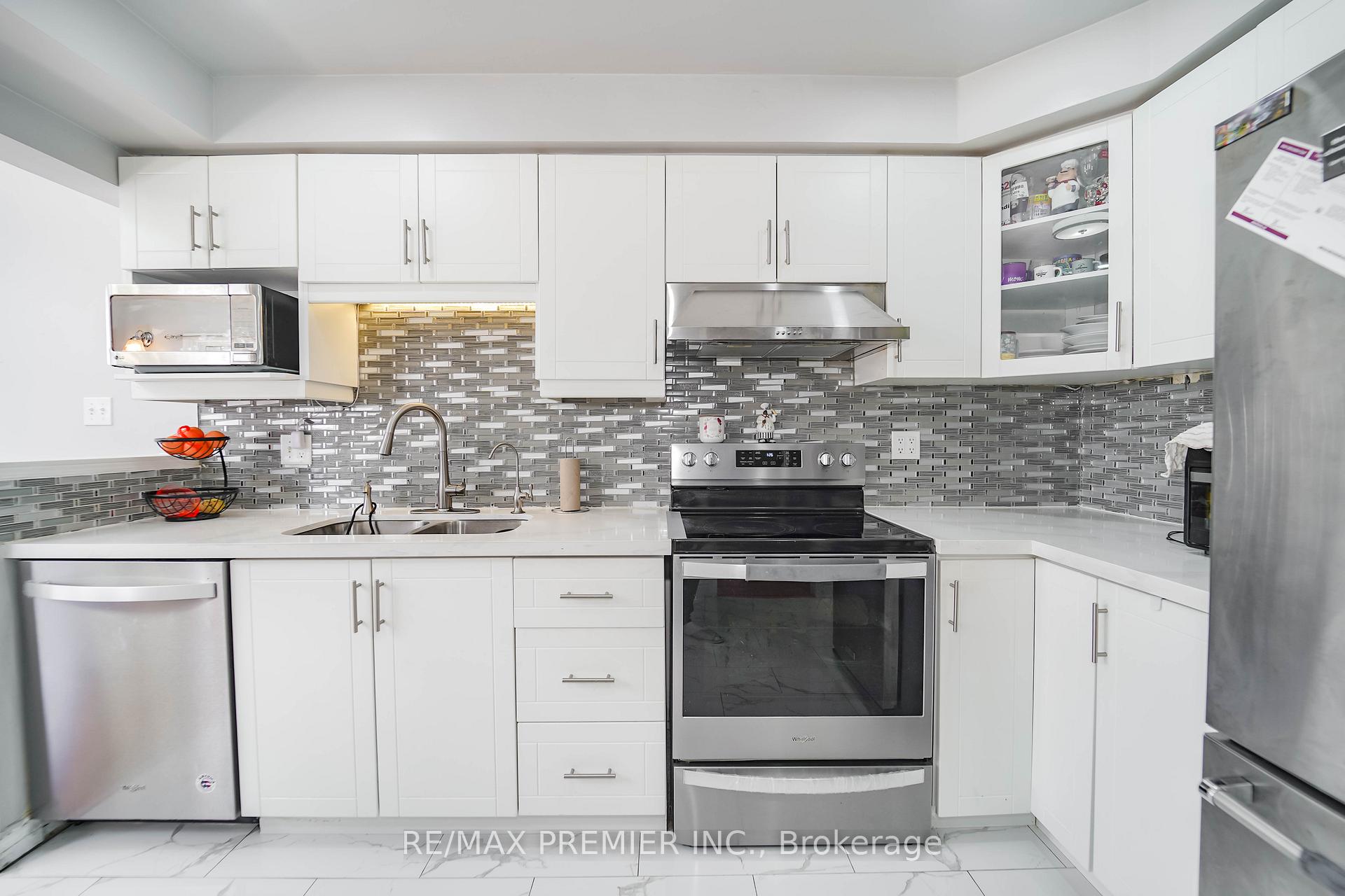 Photo 10 of 166 Cordgrass Crescent, Brampton, Sandringham-Wellington — HOMEH