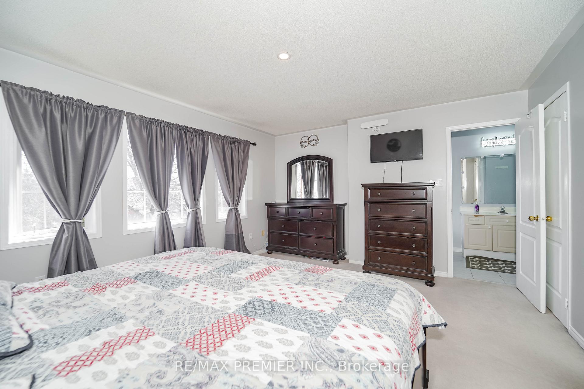 Photo 8 of 166 Cordgrass Crescent, Brampton, Sandringham-Wellington — HOMEH