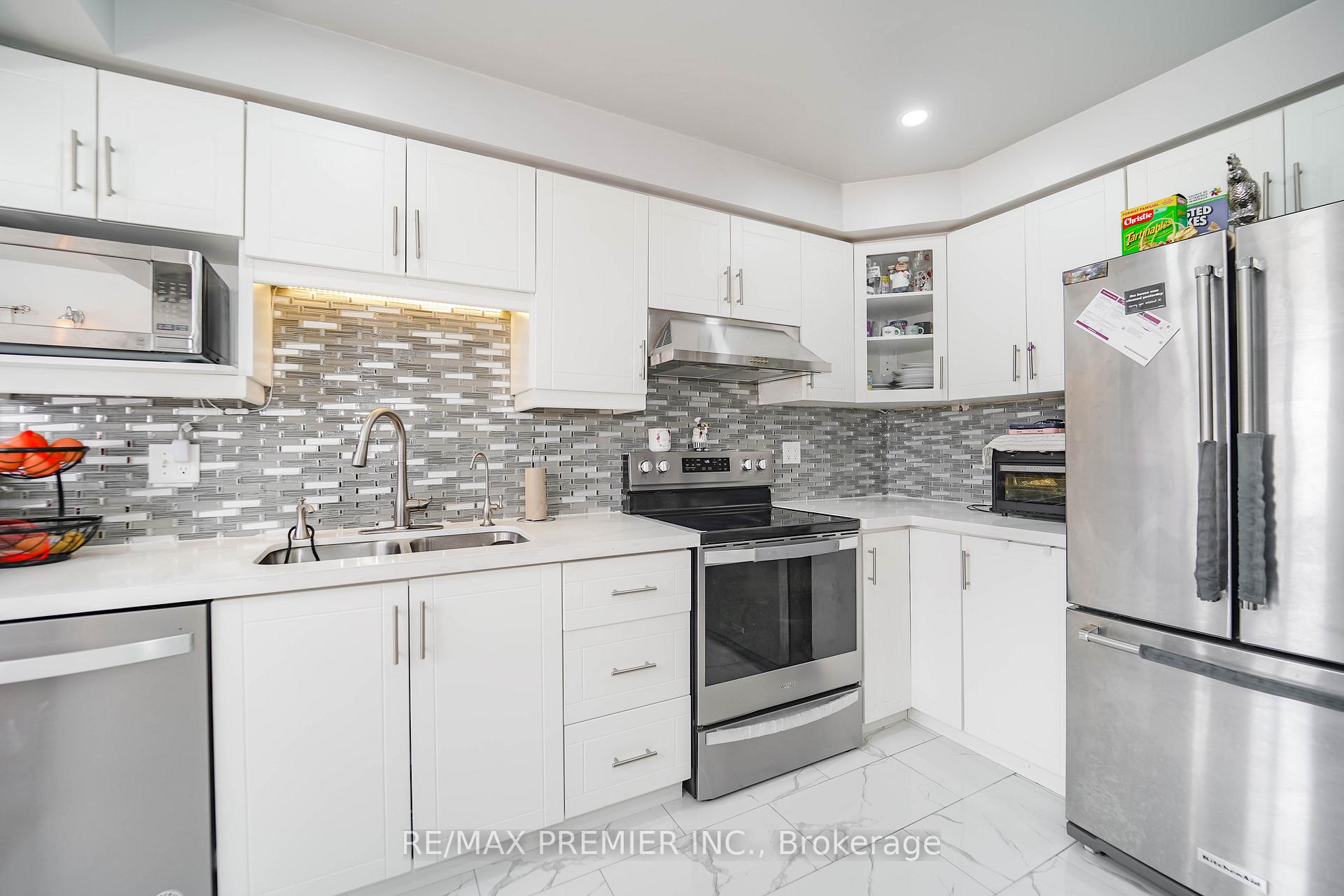 Photo 18 of 166 Cordgrass Crescent, Brampton, Sandringham-Wellington — HOMEH