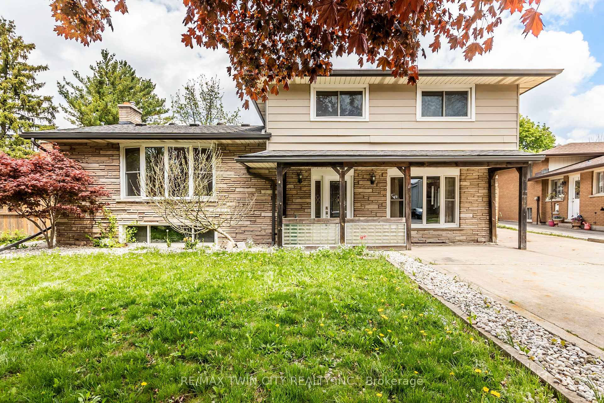 Photo 1 of 413 Carson Drive, Kitchener — HOMEH