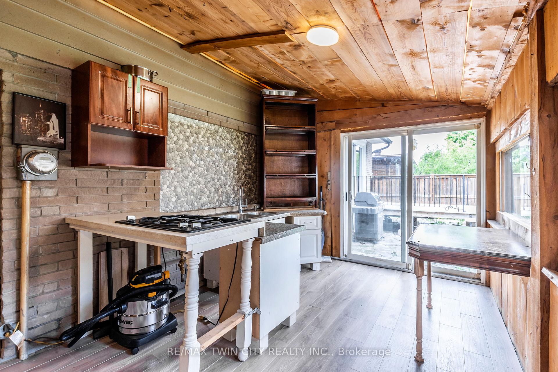 Photo 8 of 413 Carson Drive, Kitchener — HOMEH