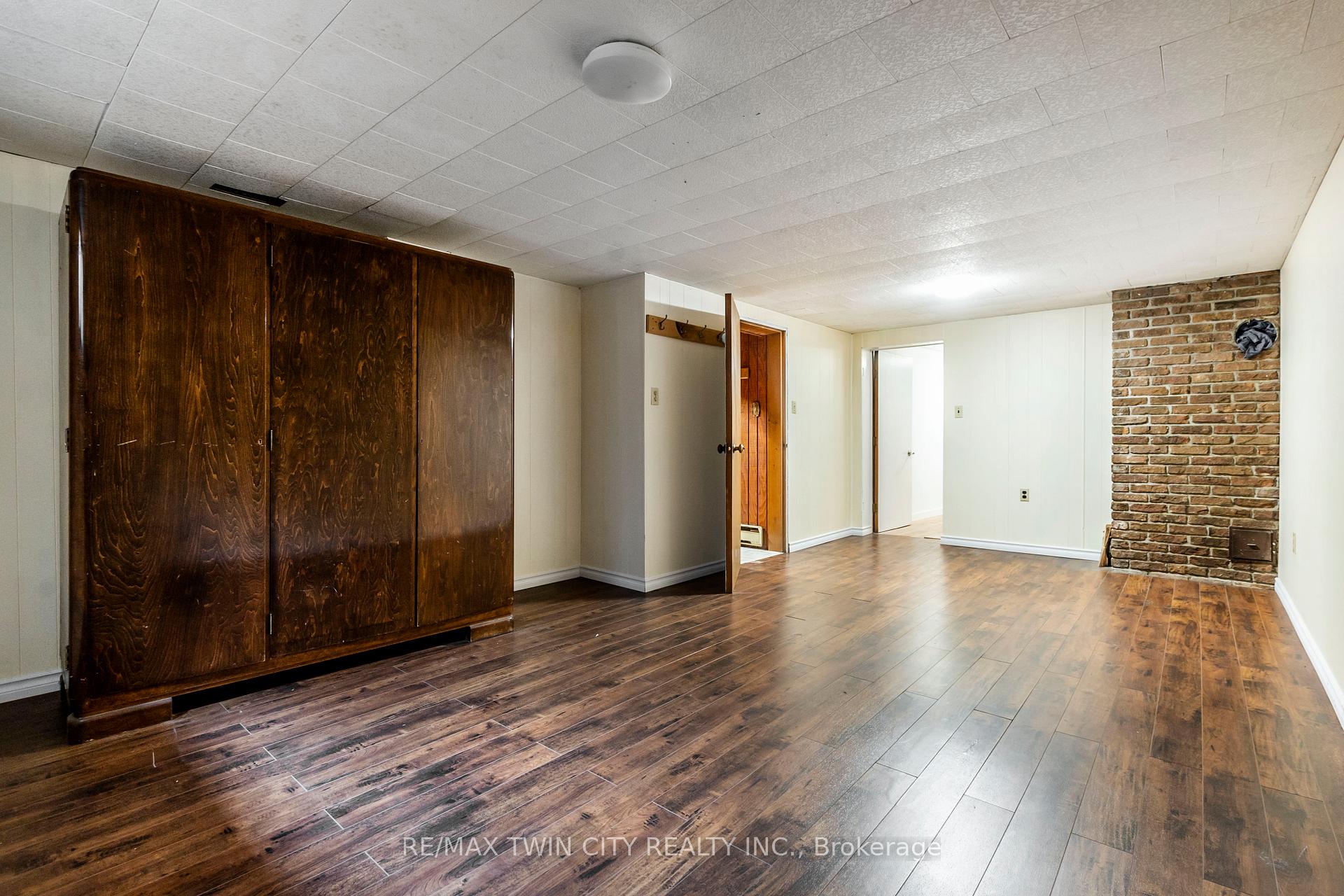 Photo 33 of 413 Carson Drive, Kitchener — HOMEH