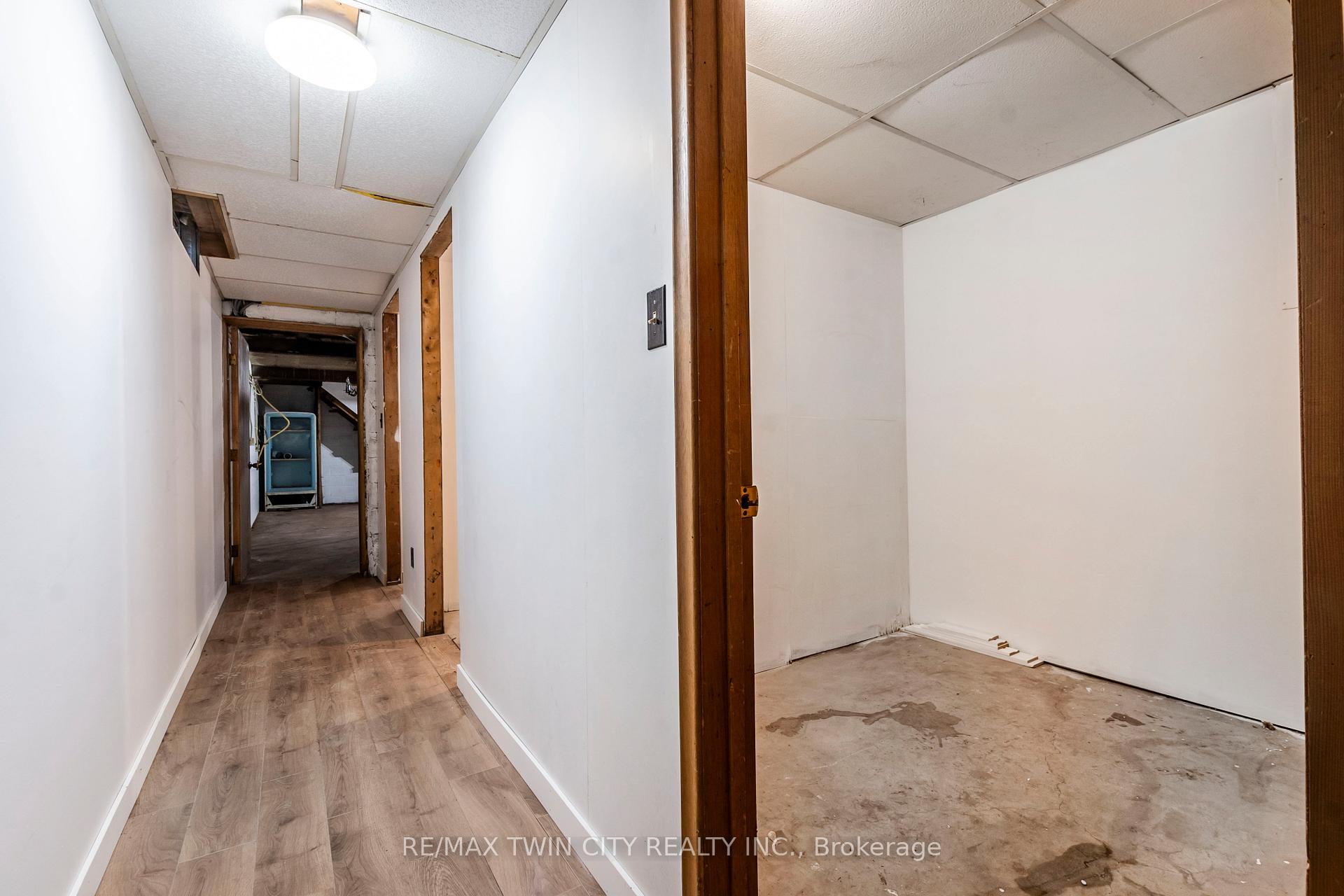 Photo 34 of 413 Carson Drive, Kitchener — HOMEH