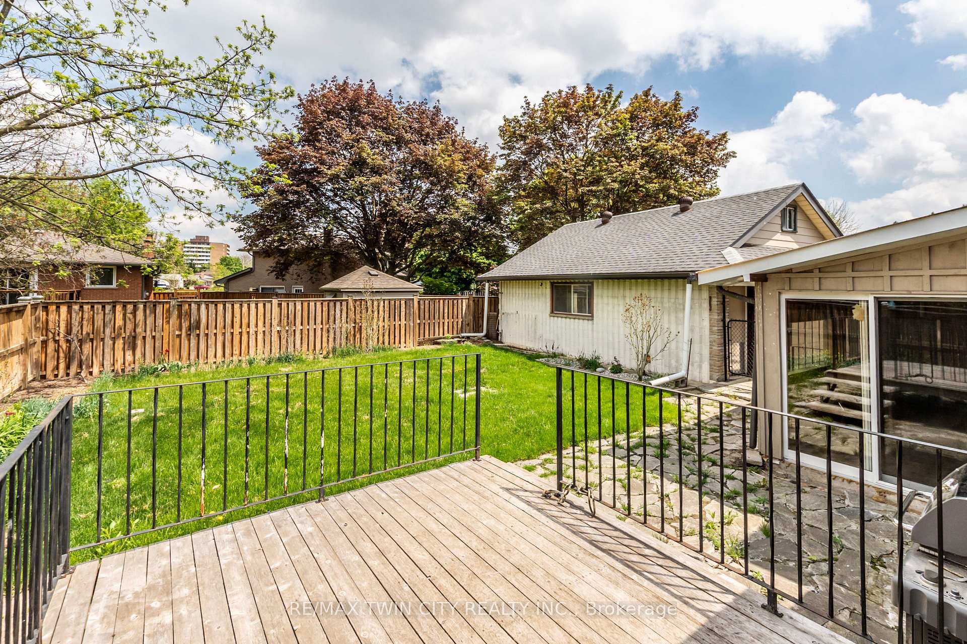 Photo 42 of 413 Carson Drive, Kitchener — HOMEH