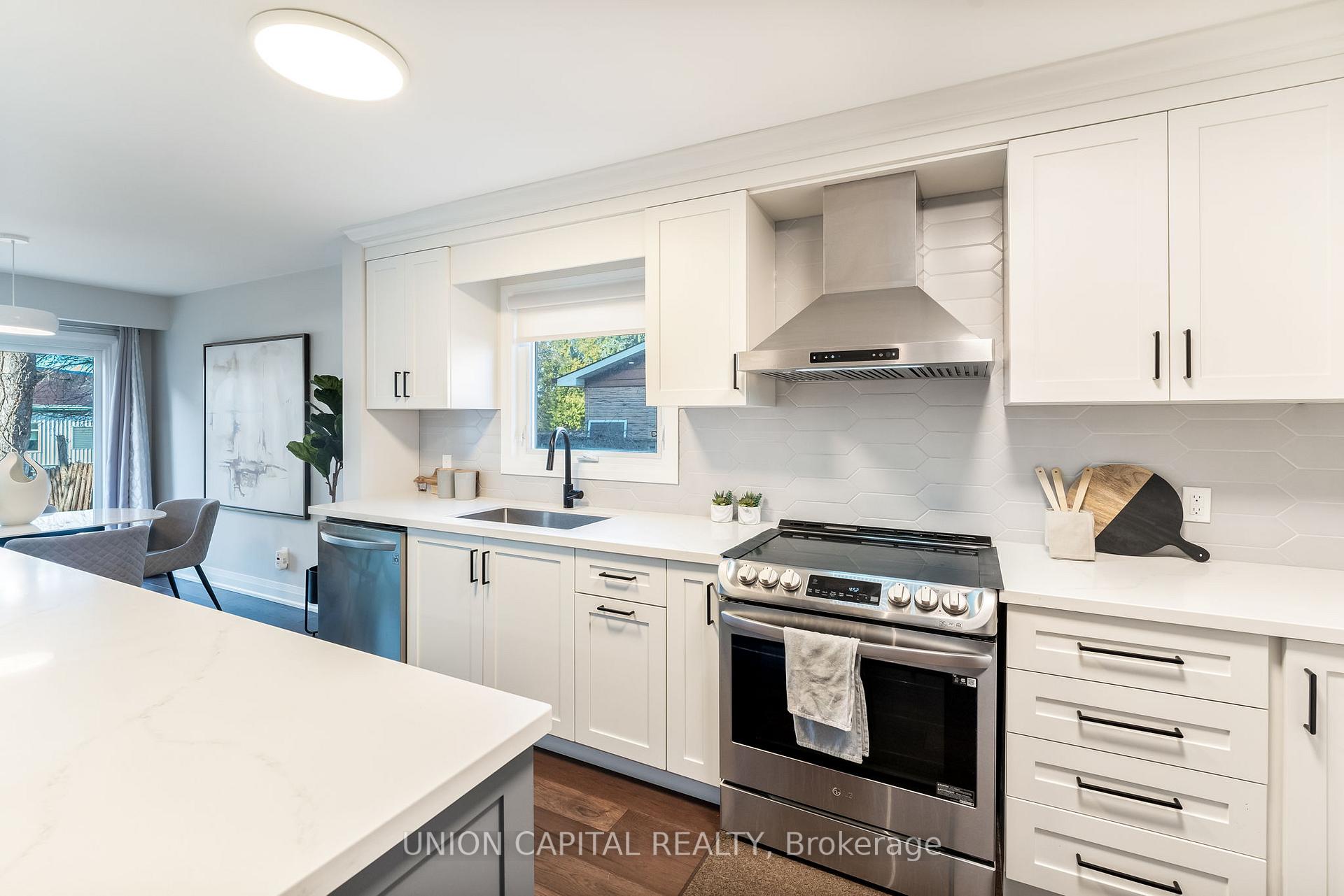 Photo 11 of 64 Lilac Avenue, Markham, Aileen-Willowbrook — HOMEH