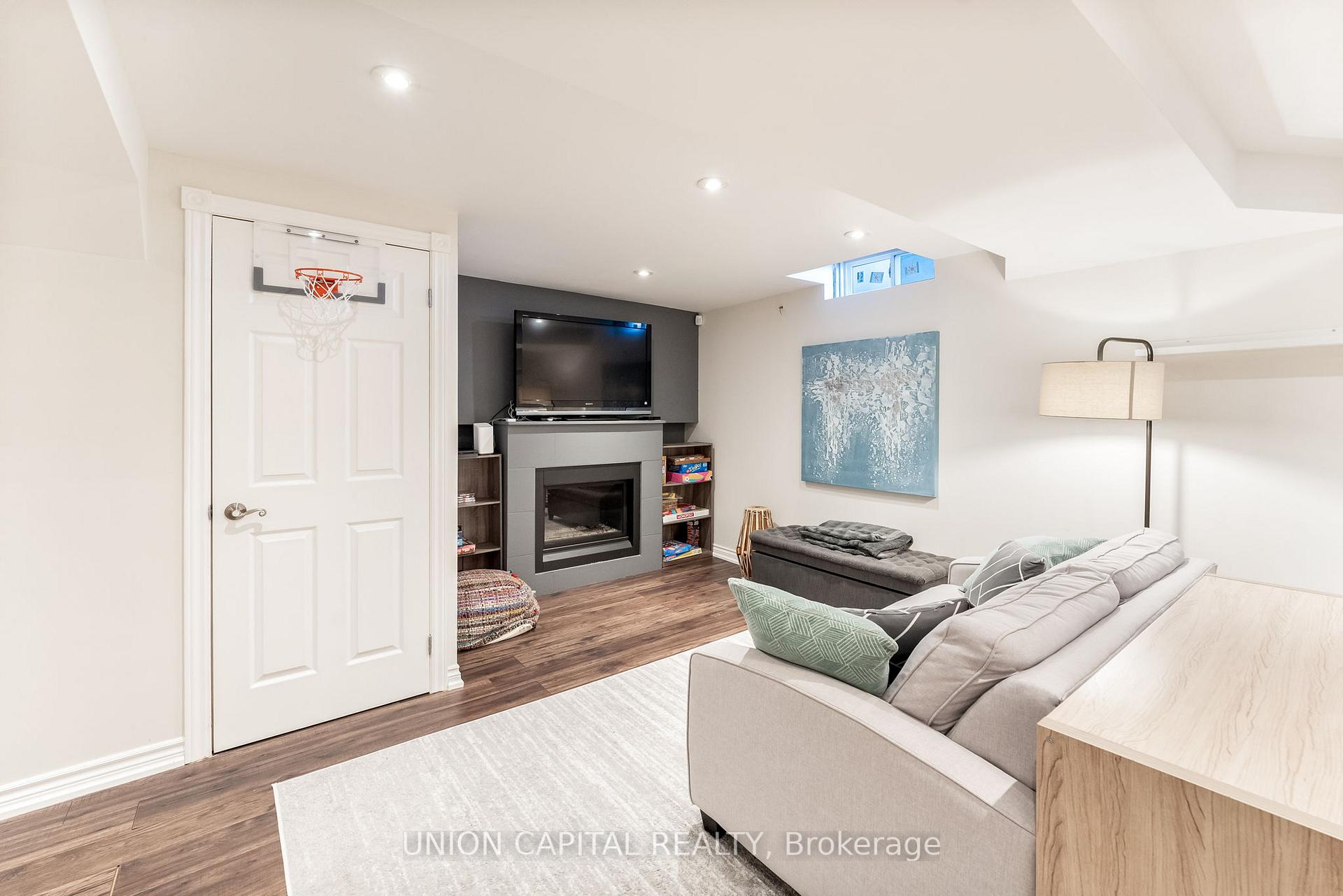 Photo 23 of 64 Lilac Avenue, Markham, Aileen-Willowbrook — HOMEH