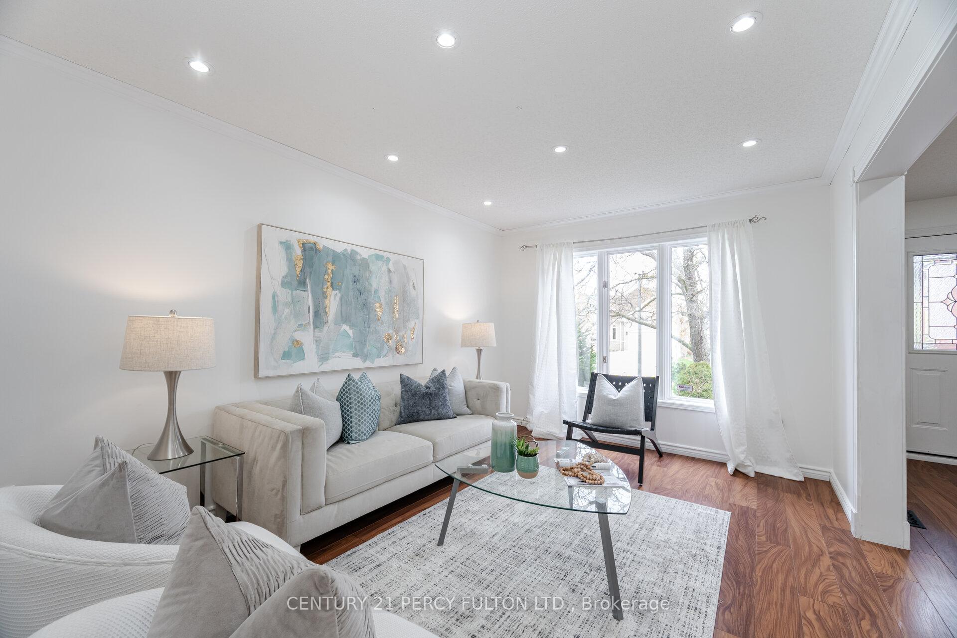 Photo 3 of 269 Hoover Drive, Pickering, Rougemount — HOMEH