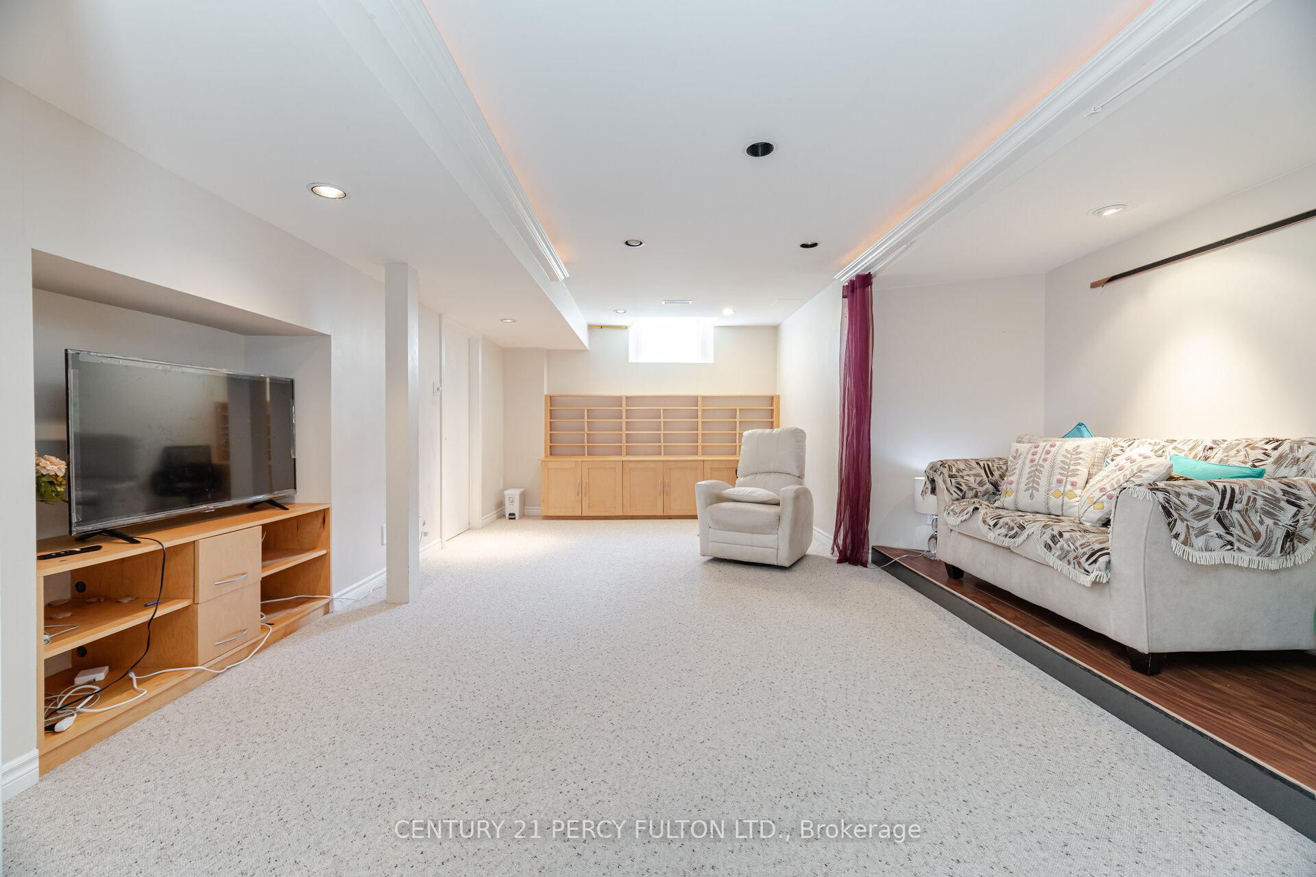 Photo 38 of 269 Hoover Drive, Pickering, Rougemount — HOMEH