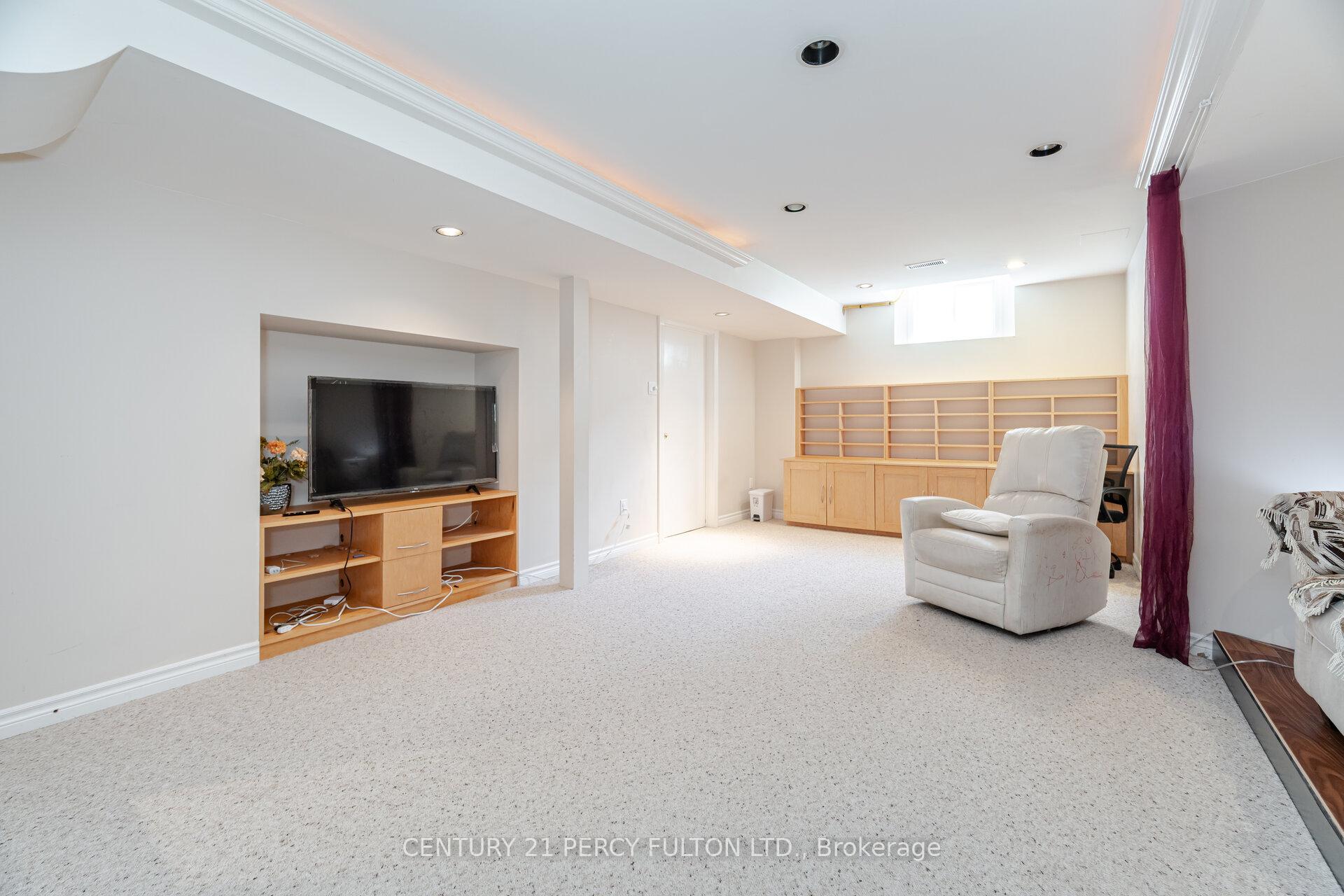 Photo 41 of 269 Hoover Drive, Pickering, Rougemount — HOMEH