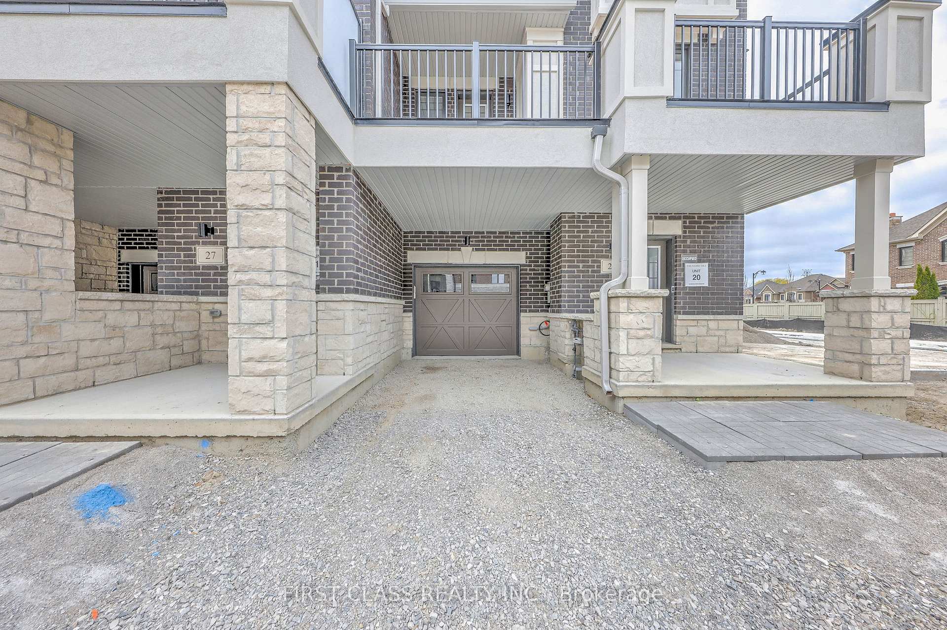 Photo 4 of 23 Pierre Berton Boulevard, Vaughan, Kleinburg — HOMEH