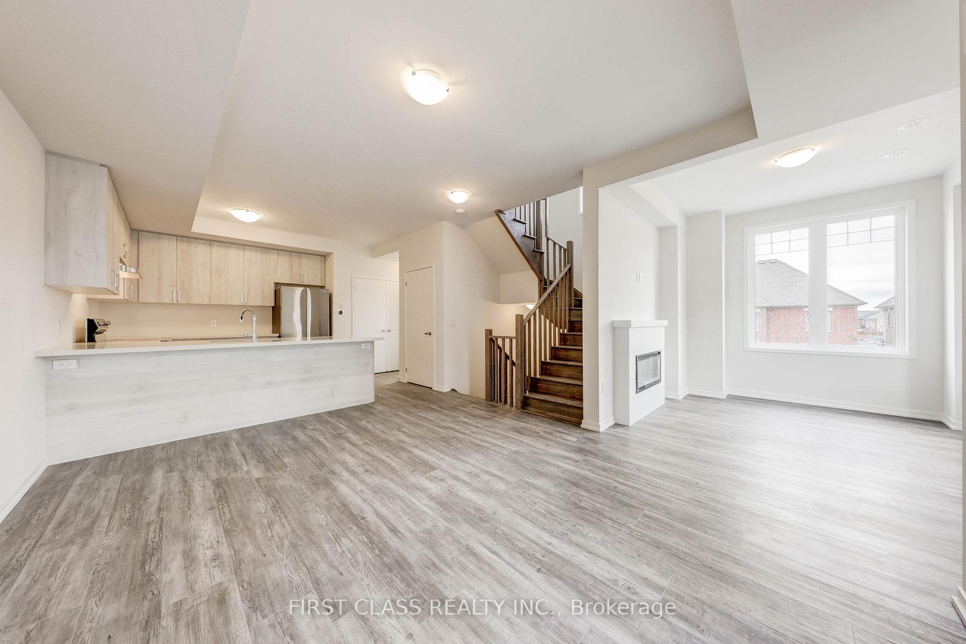 Photo 11 of 23 Pierre Berton Boulevard, Vaughan, Kleinburg — HOMEH
