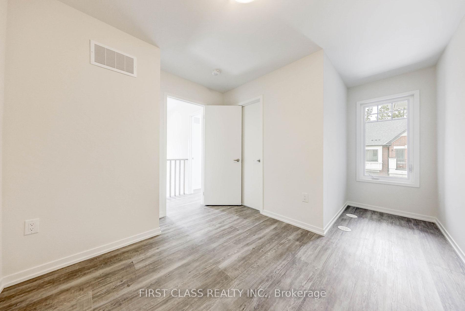 Photo 13 of 23 Pierre Berton Boulevard, Vaughan, Kleinburg — HOMEH