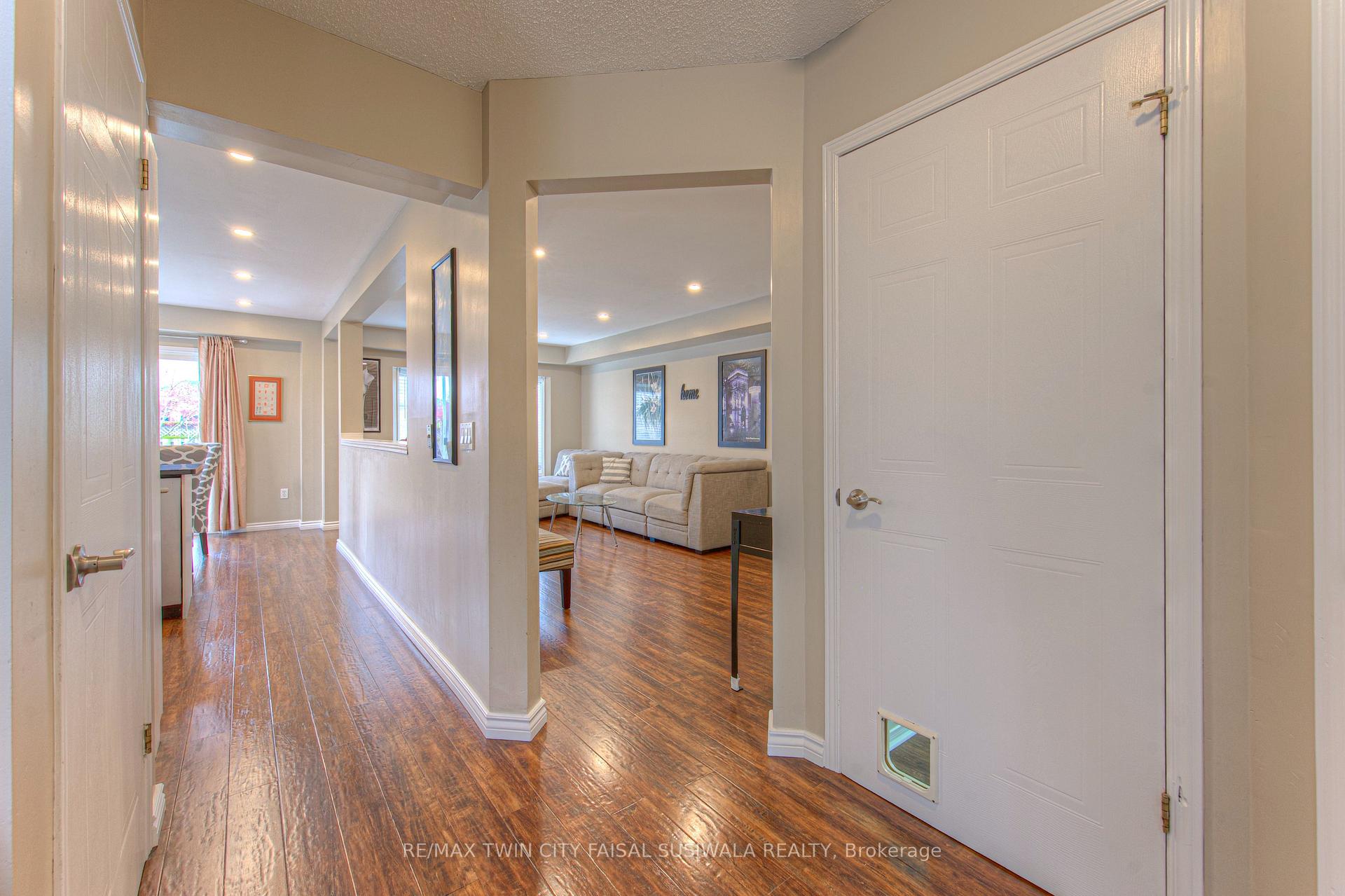 Photo 14 of 87 Bartleman Crescent, Cambridge — HOMEH