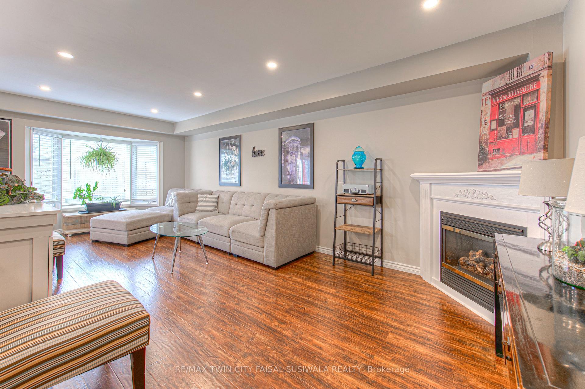Photo 15 of 87 Bartleman Crescent, Cambridge — HOMEH