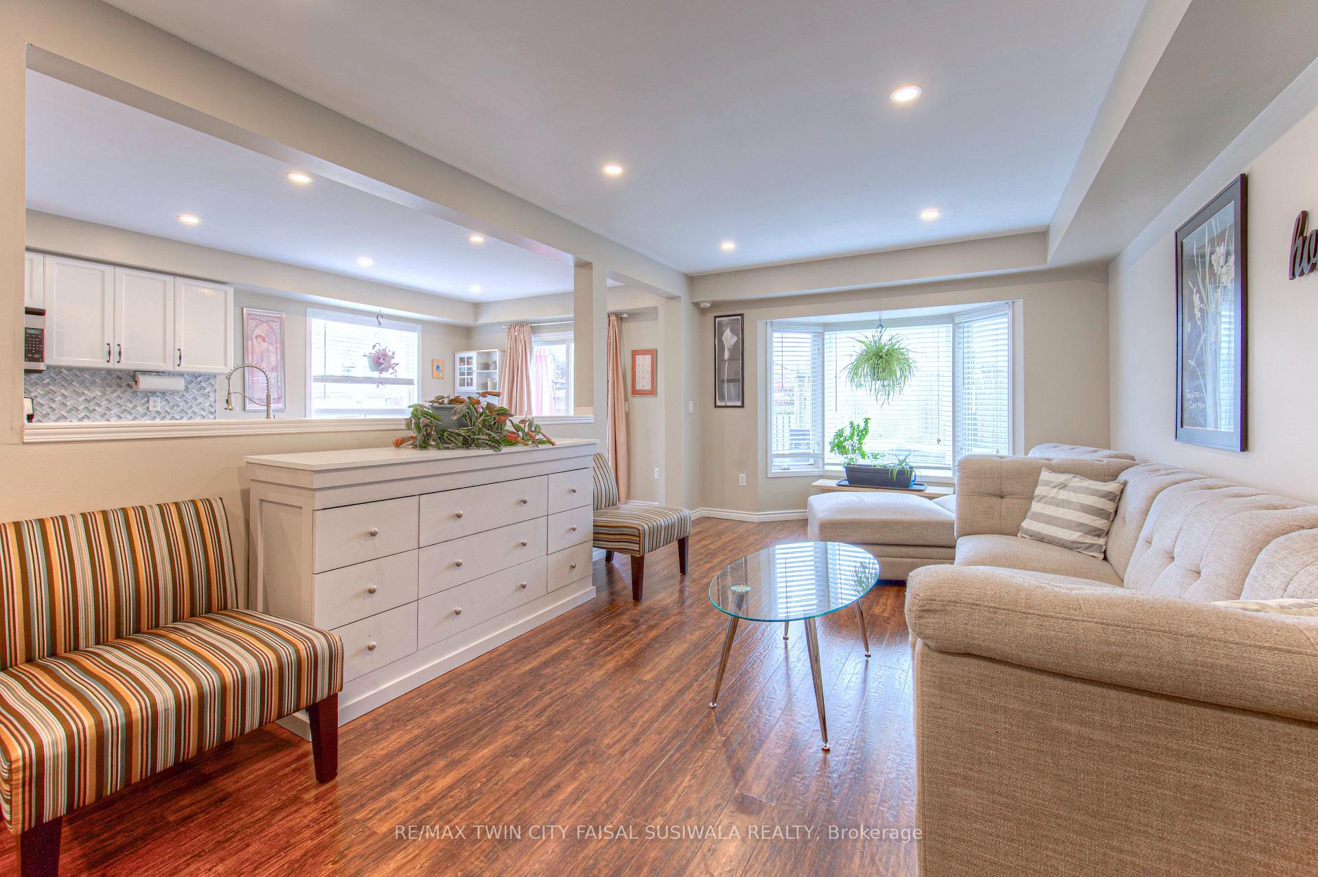 Photo 16 of 87 Bartleman Crescent, Cambridge — HOMEH