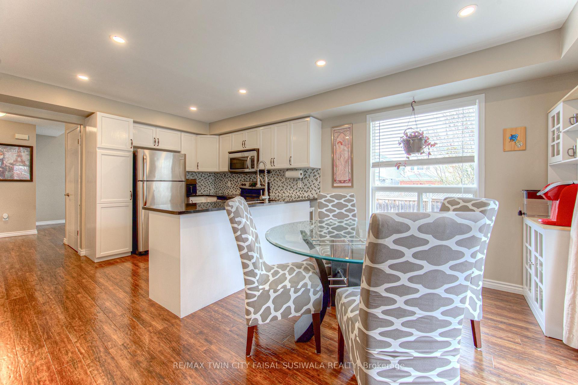 Photo 18 of 87 Bartleman Crescent, Cambridge — HOMEH