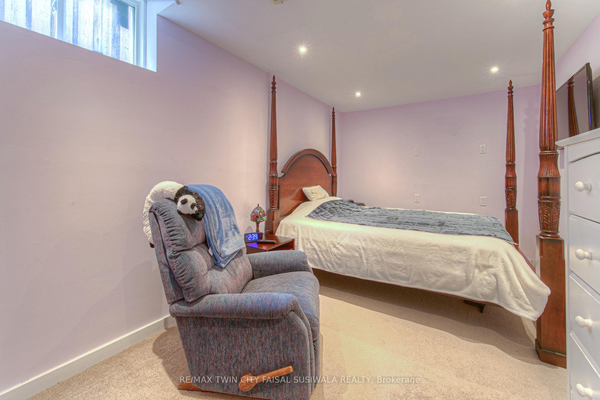 Photo 33 of 87 Bartleman Crescent, Cambridge — HOMEH