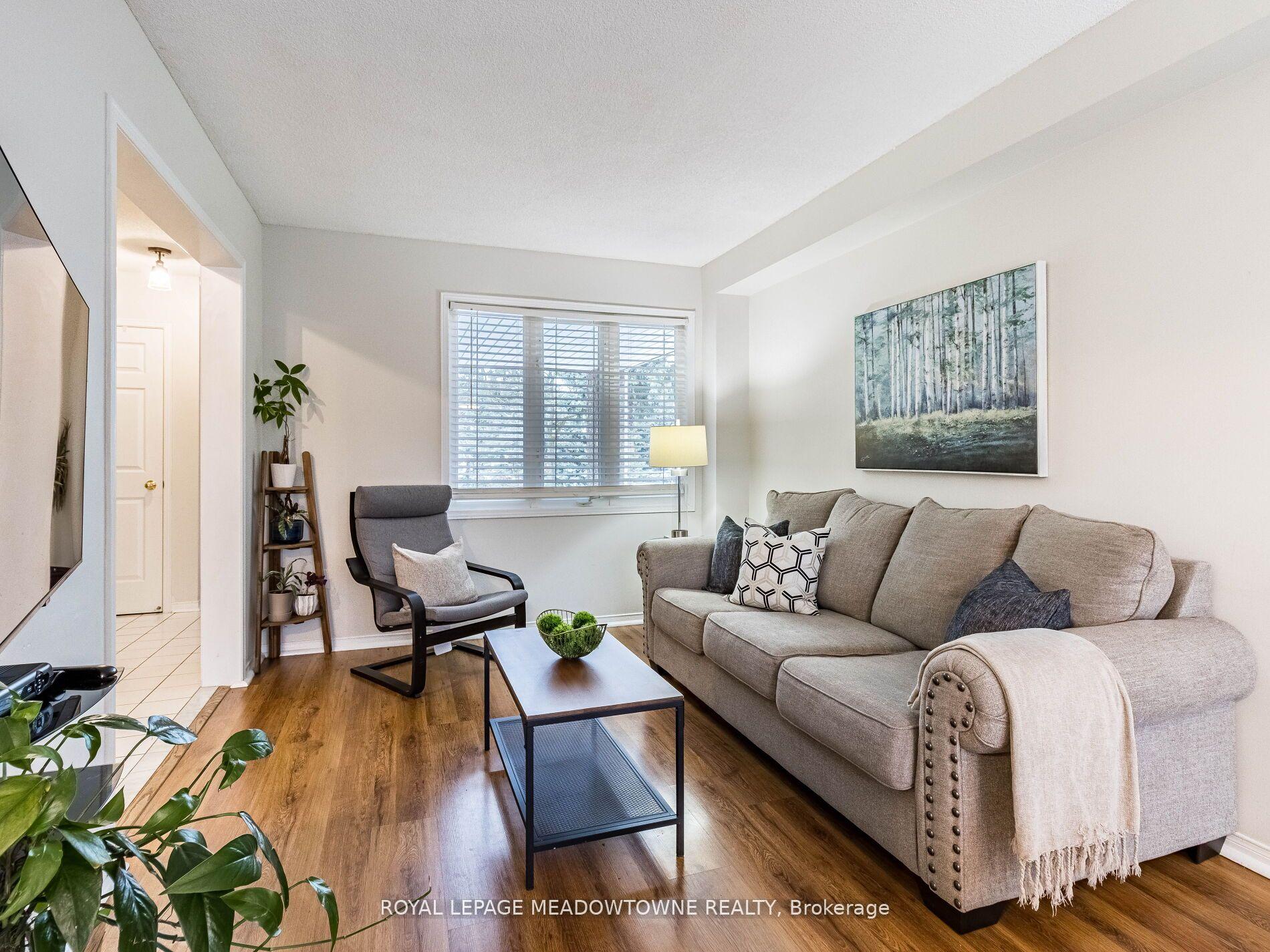 Photo 4 of 73 Townley Crescent, Brampton, Heart Lake West — HOMEH