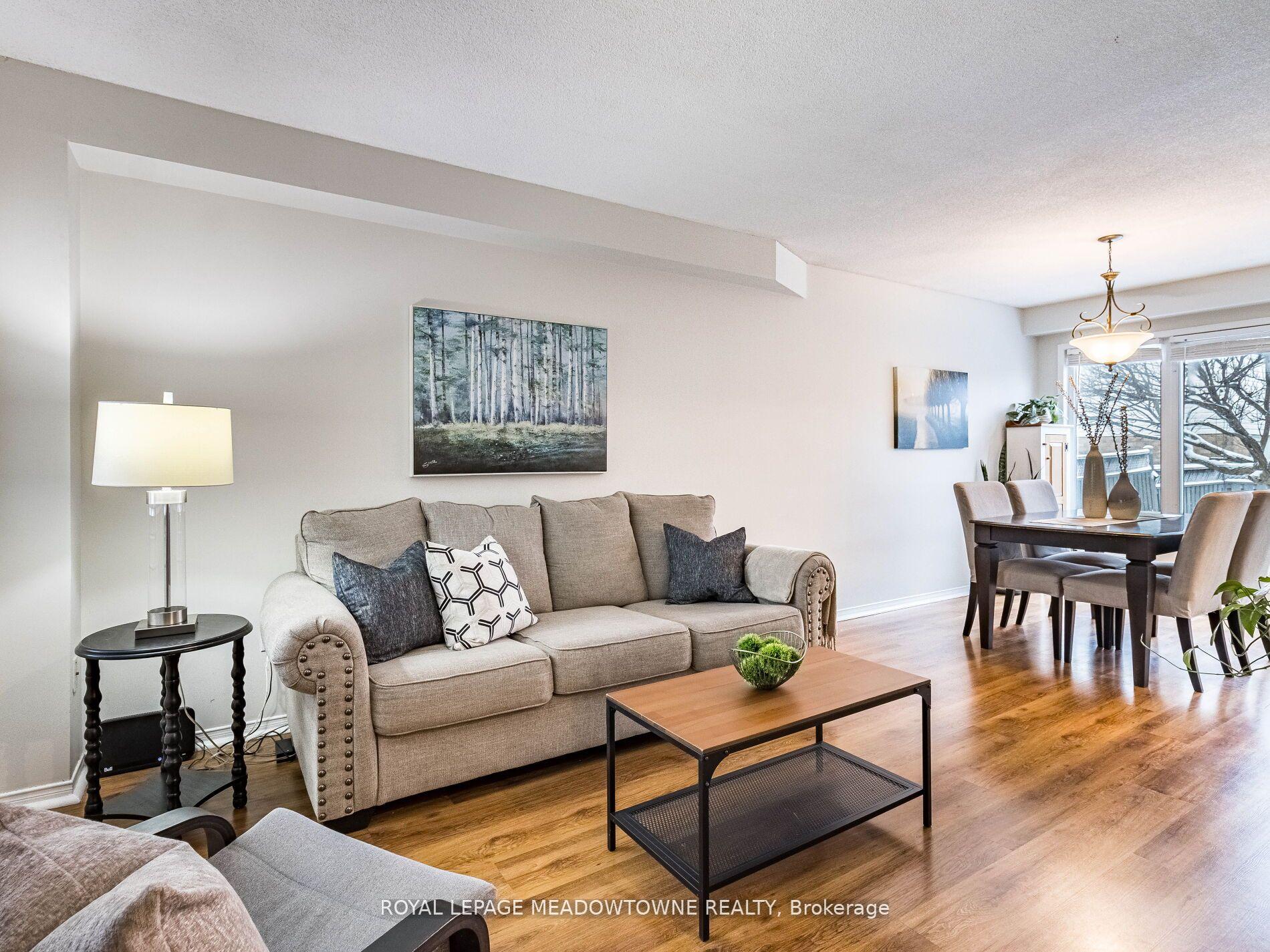 Photo 3 of 73 Townley Crescent, Brampton, Heart Lake West — HOMEH