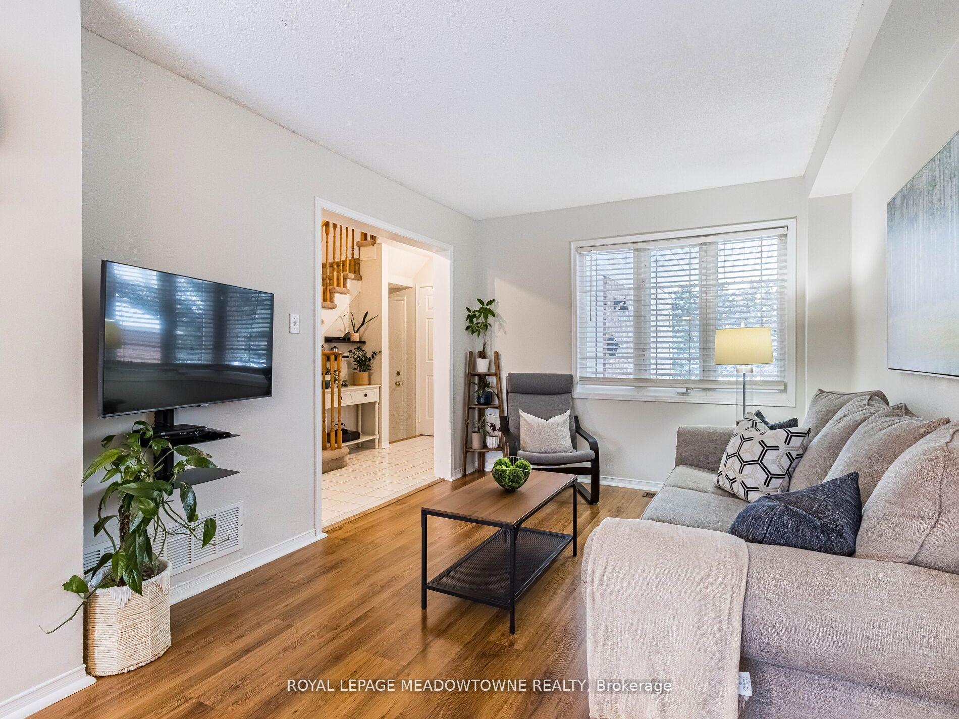 Photo 5 of 73 Townley Crescent, Brampton, Heart Lake West — HOMEH