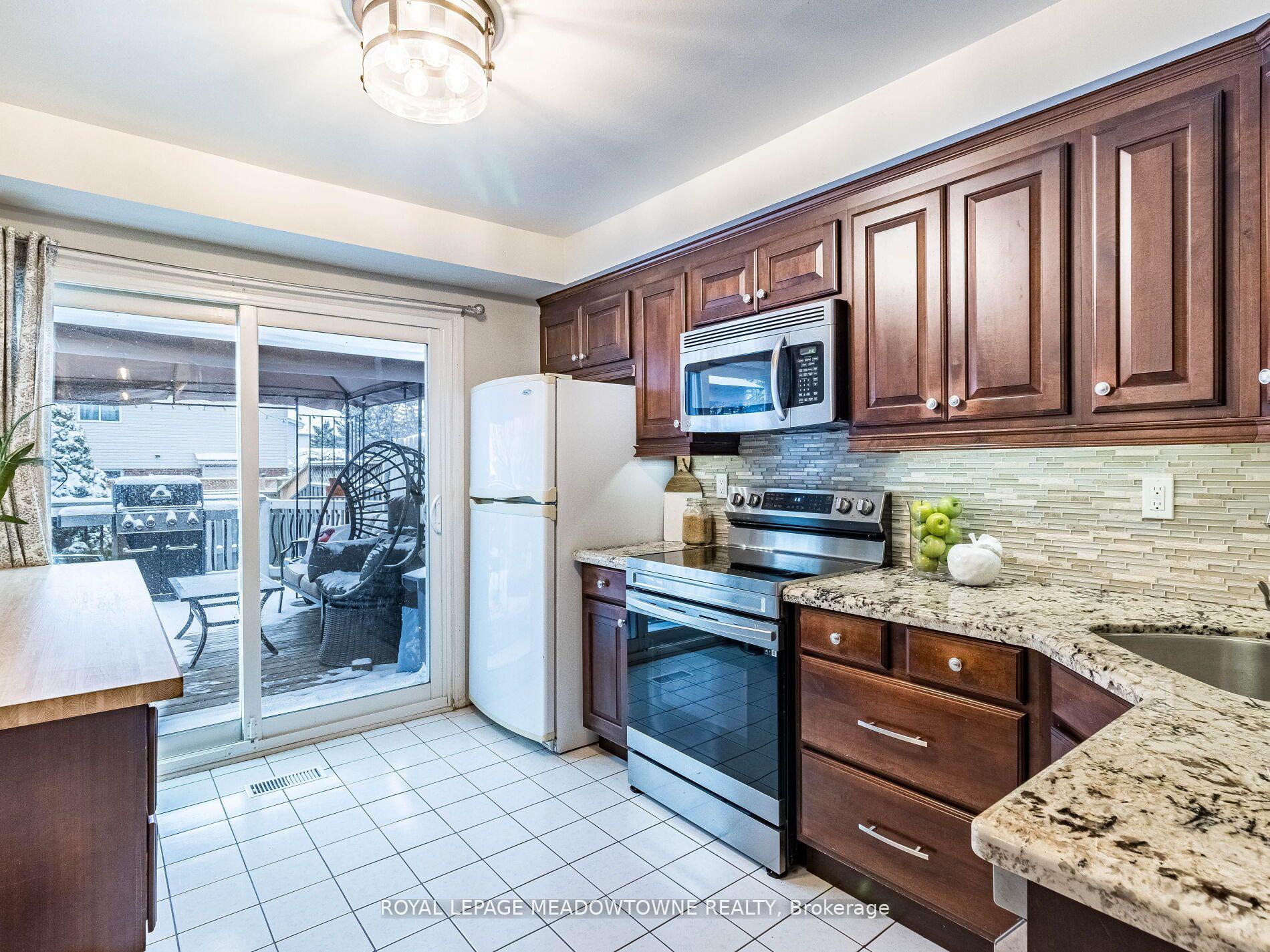 Photo 11 of 73 Townley Crescent, Brampton, Heart Lake West — HOMEH