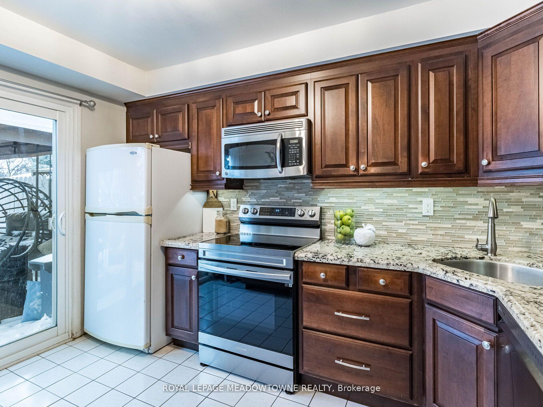 Photo 14 of 73 Townley Crescent, Brampton, Heart Lake West — HOMEH
