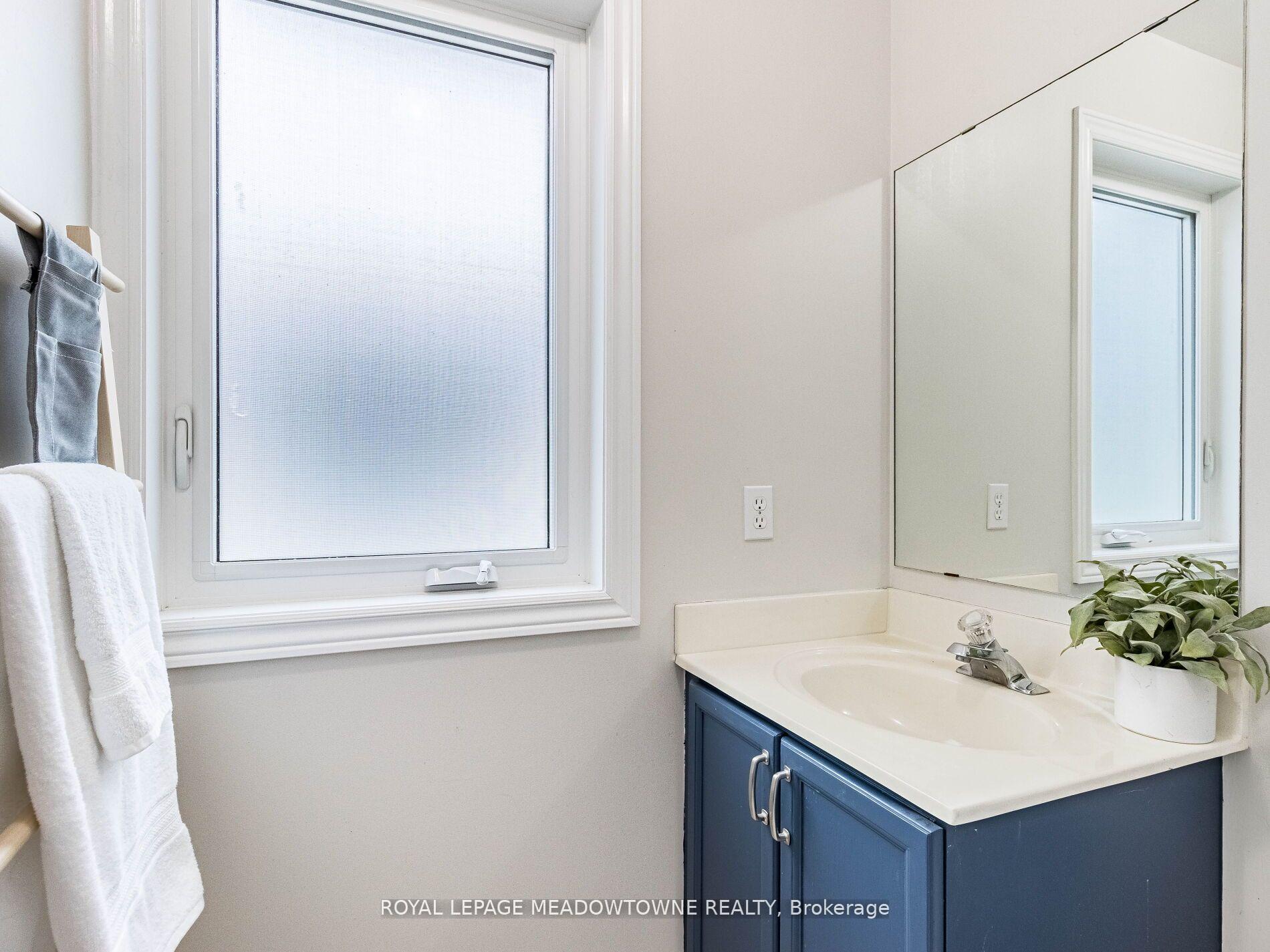 Photo 24 of 73 Townley Crescent, Brampton, Heart Lake West — HOMEH