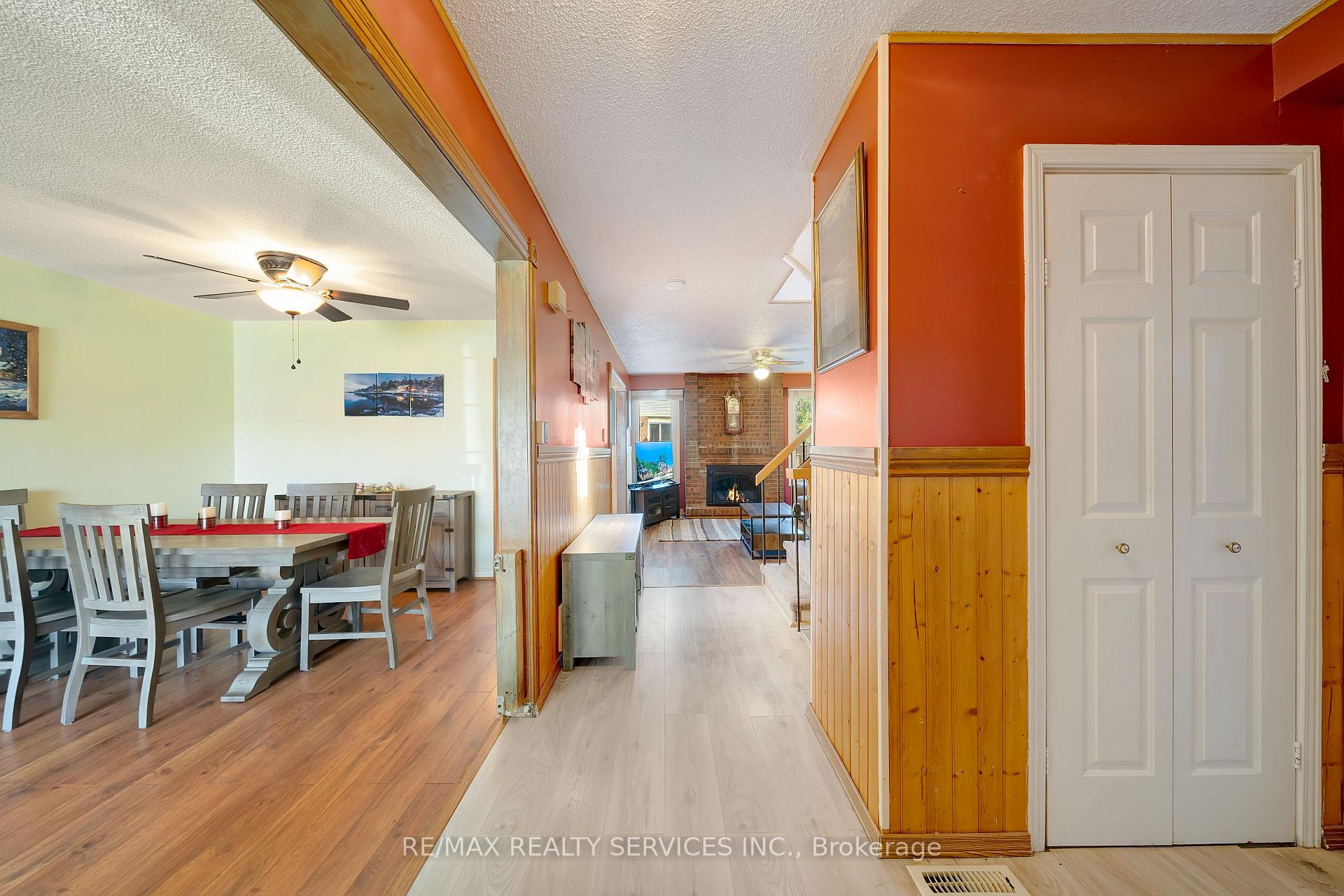 Photo 2 of 38 Omega Square, Brampton, Heart Lake East — HOMEH