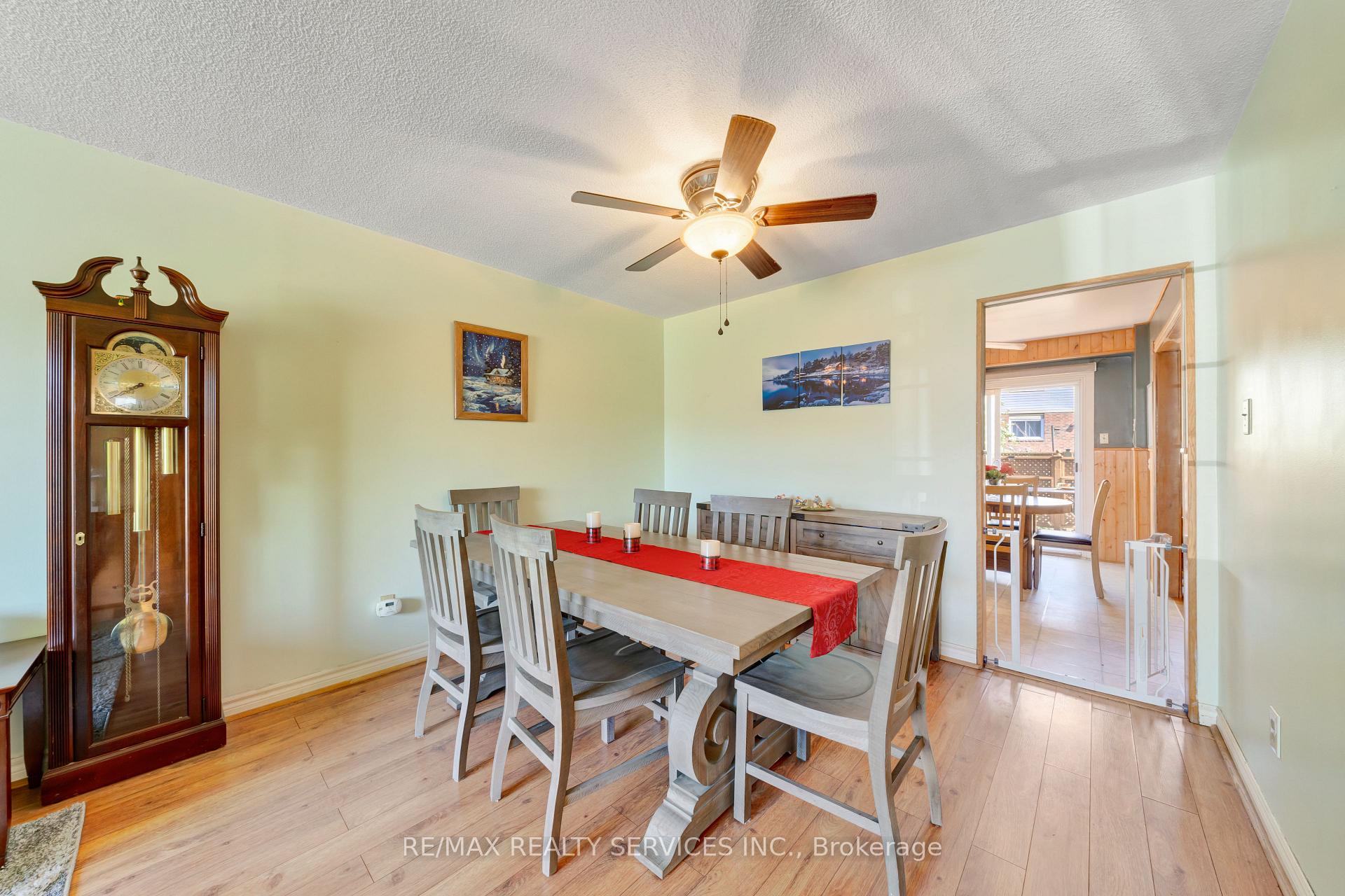 Photo 7 of 38 Omega Square, Brampton, Heart Lake East — HOMEH