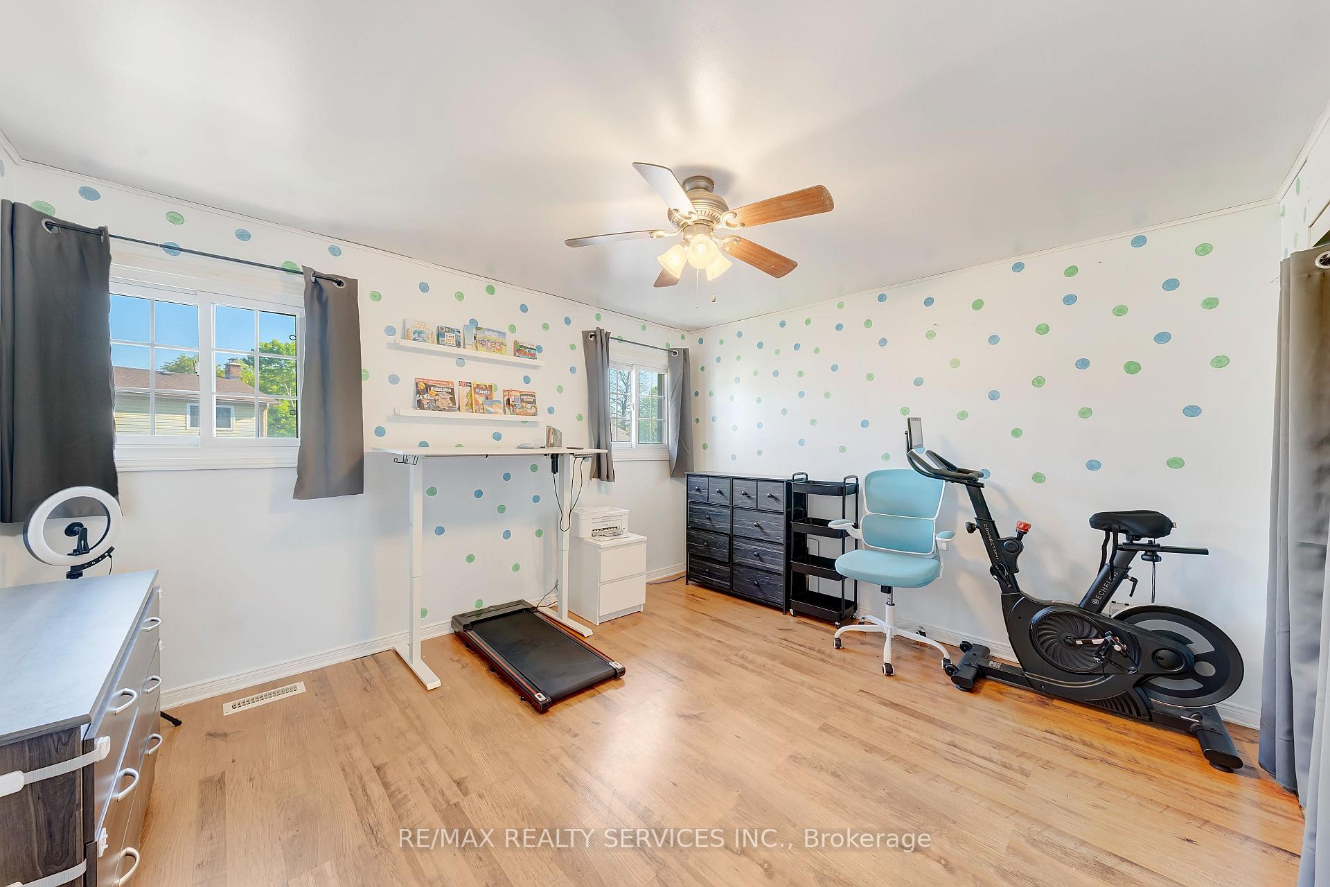 Photo 14 of 38 Omega Square, Brampton, Heart Lake East — HOMEH