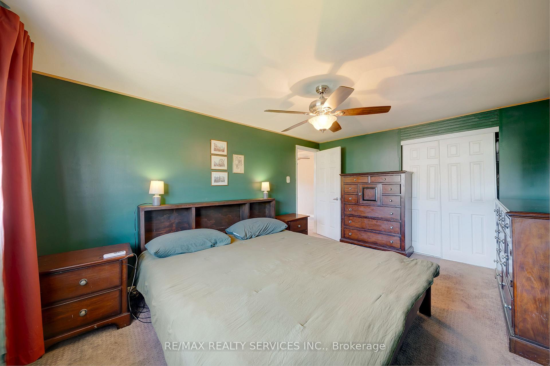 Photo 19 of 38 Omega Square, Brampton, Heart Lake East — HOMEH