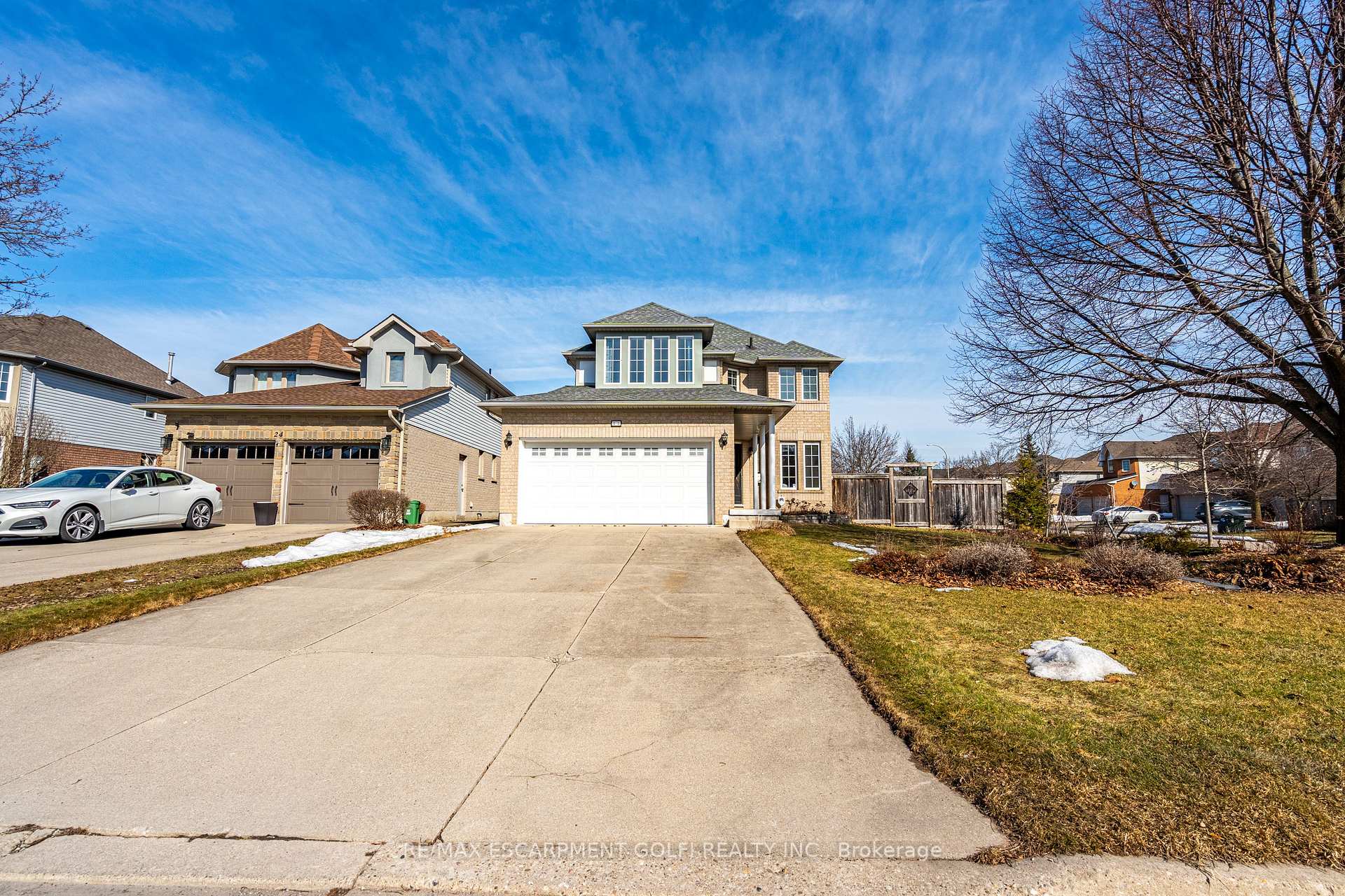Photo 1 of 22 Bridgeport Crescent, Hamilton, Meadowlands — HOMEH
