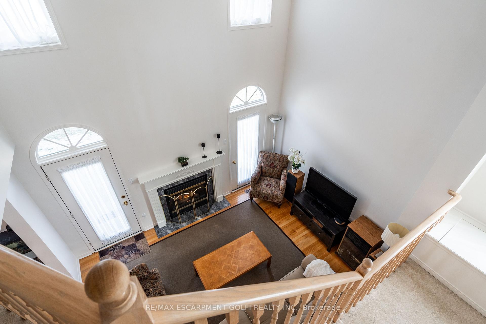 Photo 30 of 22 Bridgeport Crescent, Hamilton, Meadowlands — HOMEH