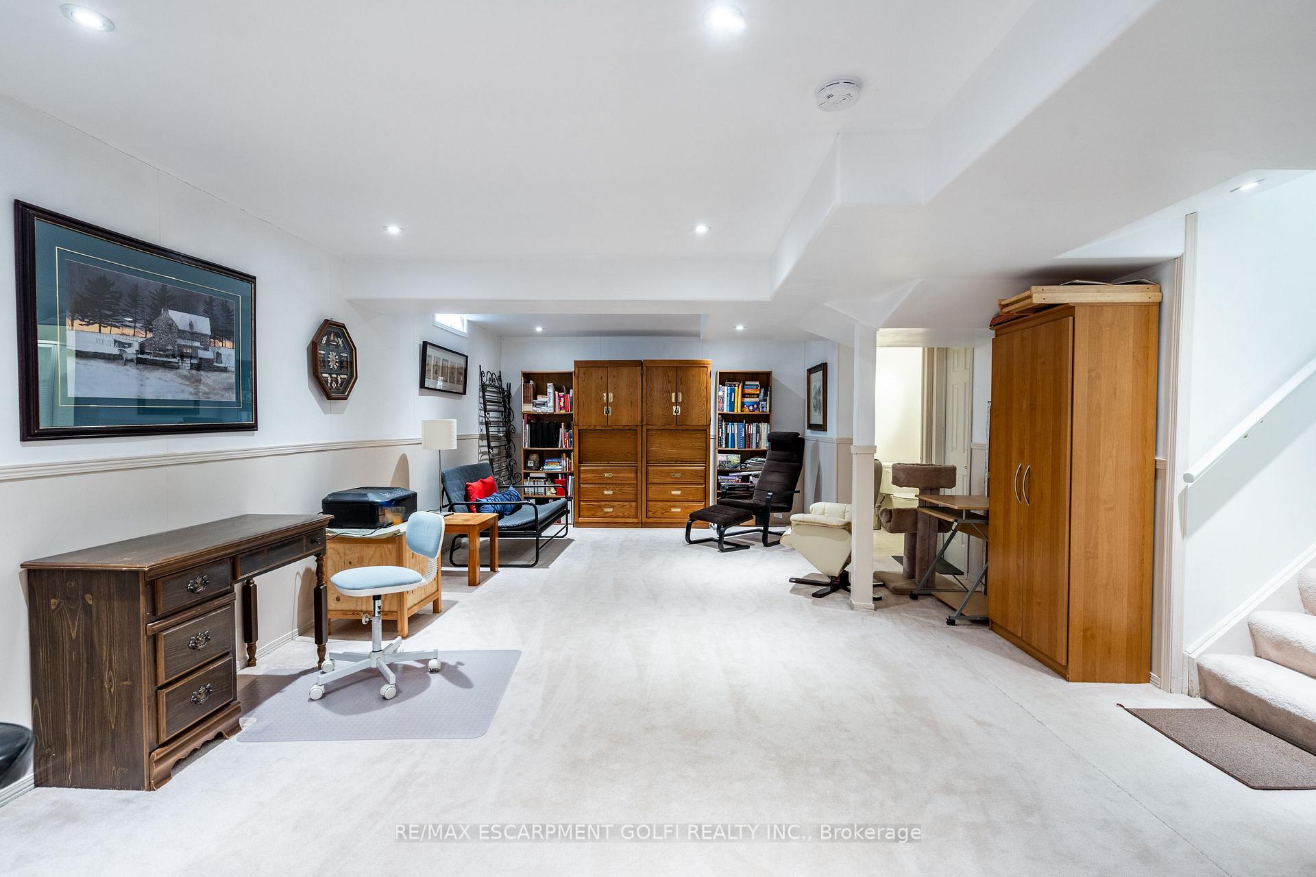 Photo 33 of 22 Bridgeport Crescent, Hamilton, Meadowlands — HOMEH