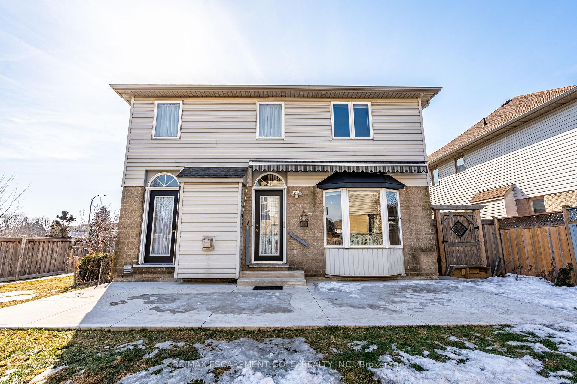 Photo 38 of 22 Bridgeport Crescent, Hamilton, Meadowlands — HOMEH