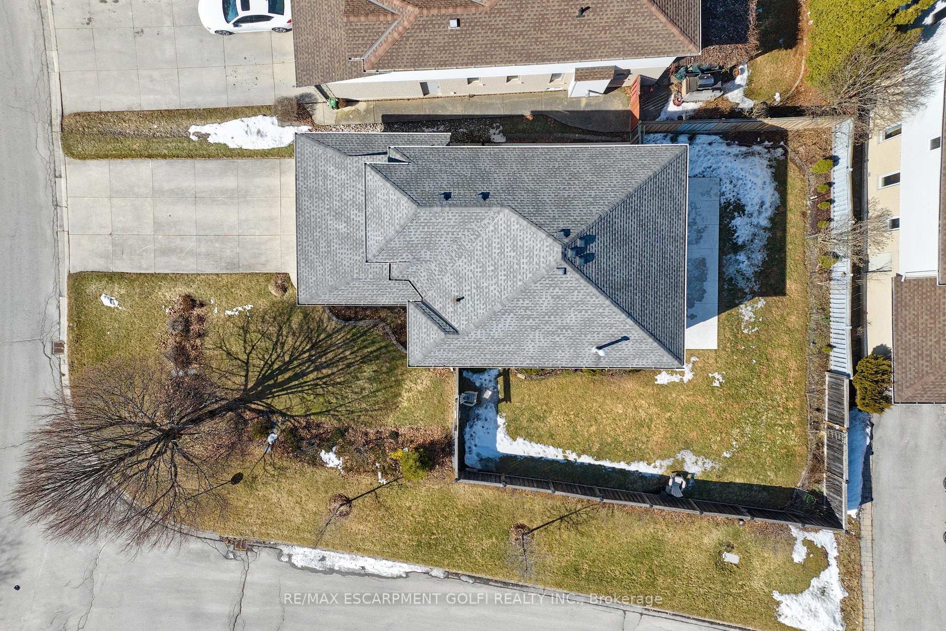 Photo 36 of 22 Bridgeport Crescent, Hamilton, Meadowlands — HOMEH