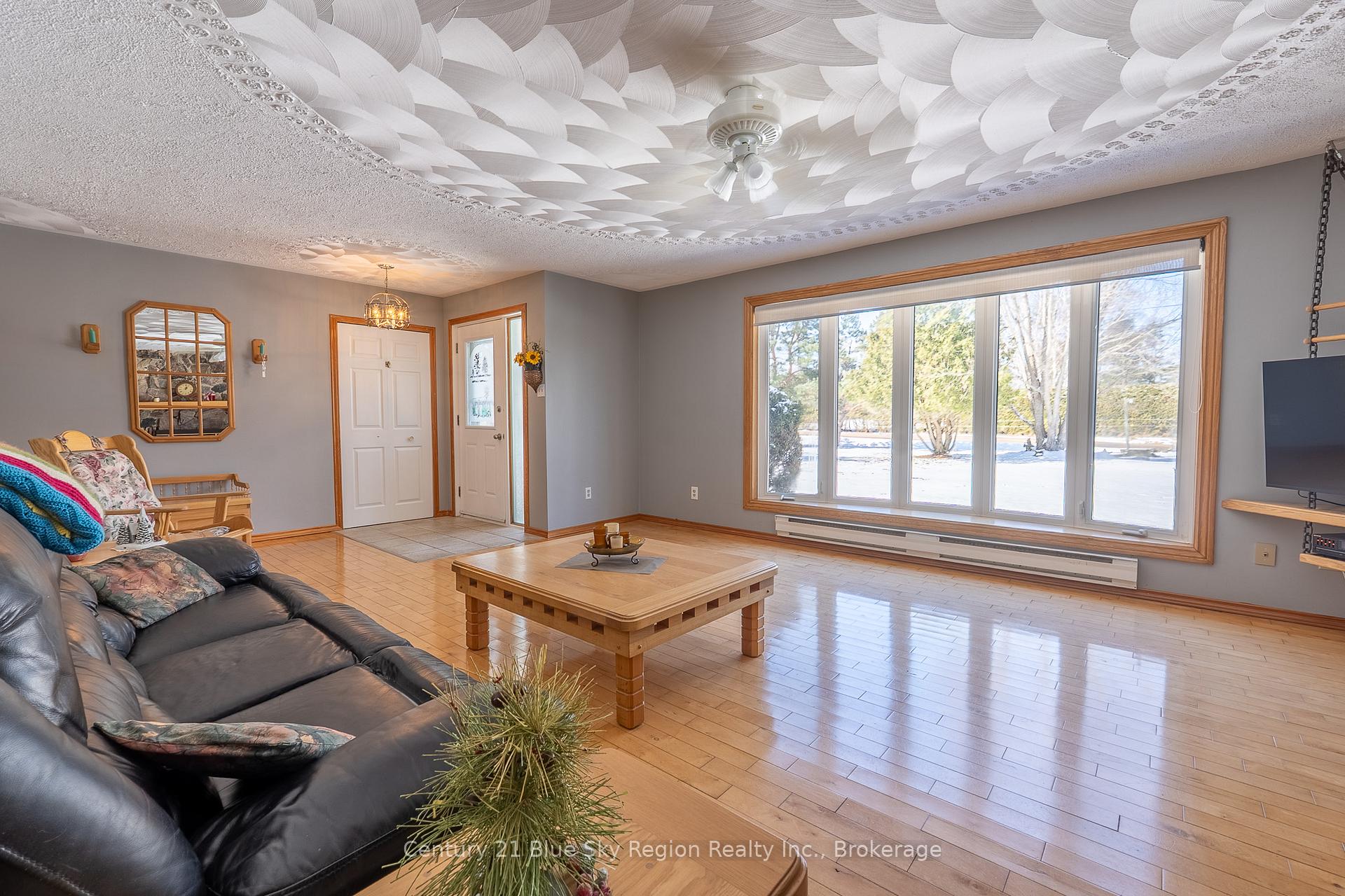 Photo 15 of 98 Meadow Drive, East Ferris, Corbeil — HOMEH