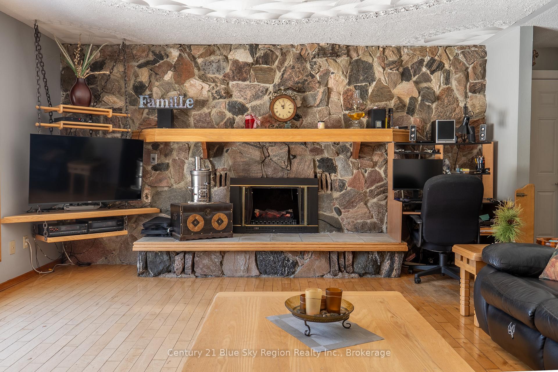 Photo 7 of 98 Meadow Drive, East Ferris, Corbeil — HOMEH