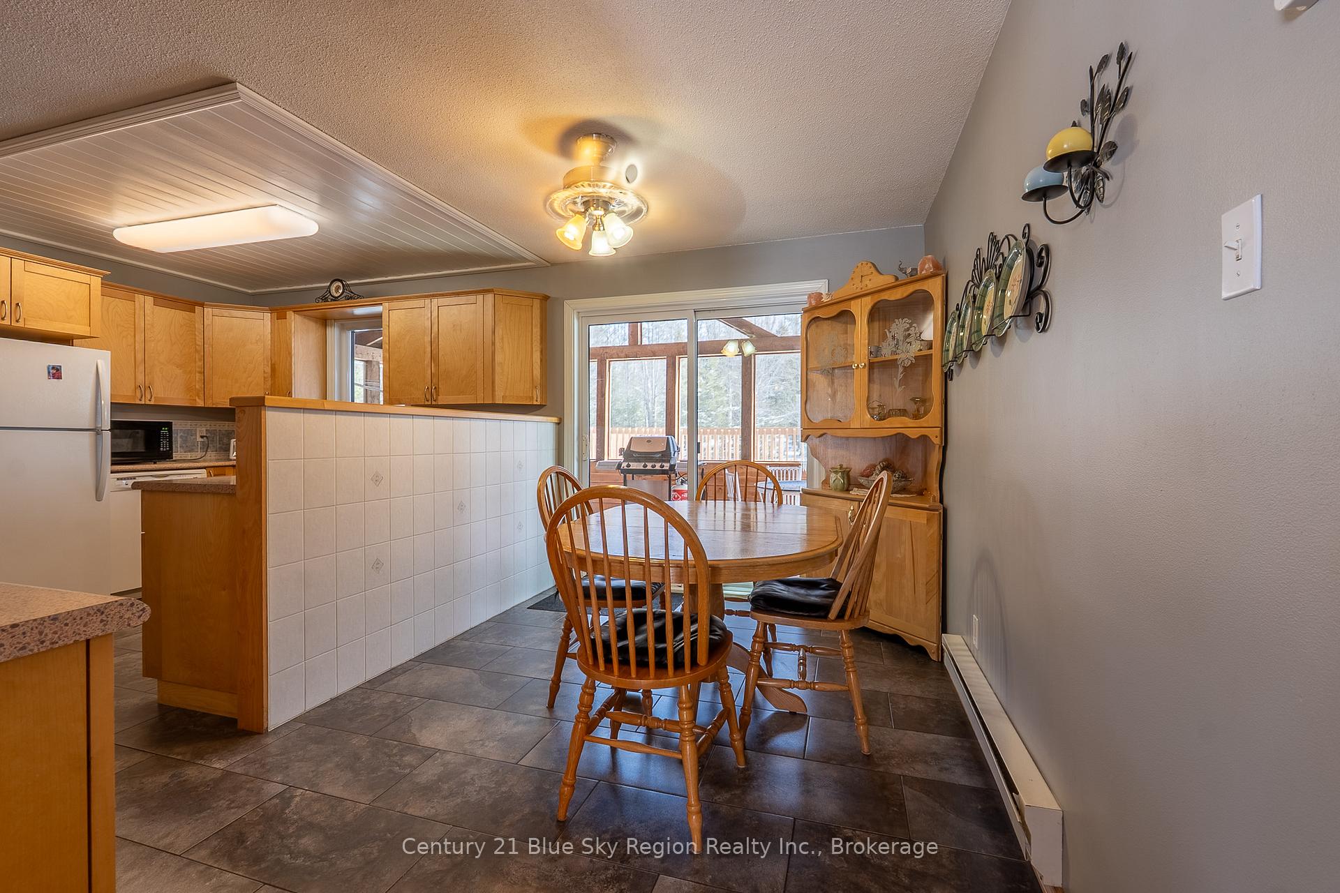 Photo 10 of 98 Meadow Drive, East Ferris, Corbeil — HOMEH